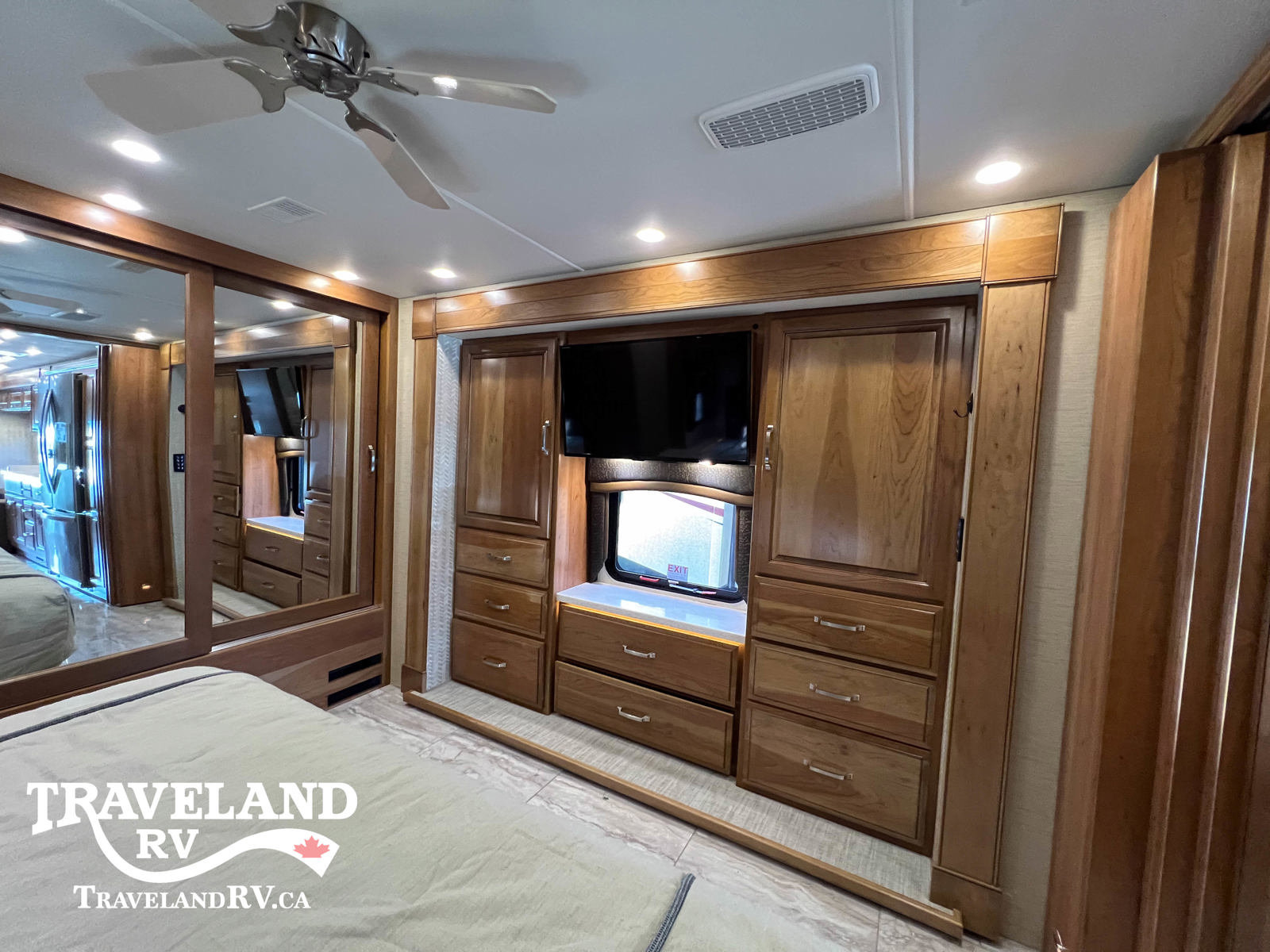 2019 Entegra Coach Insignia 37MB - Image 19