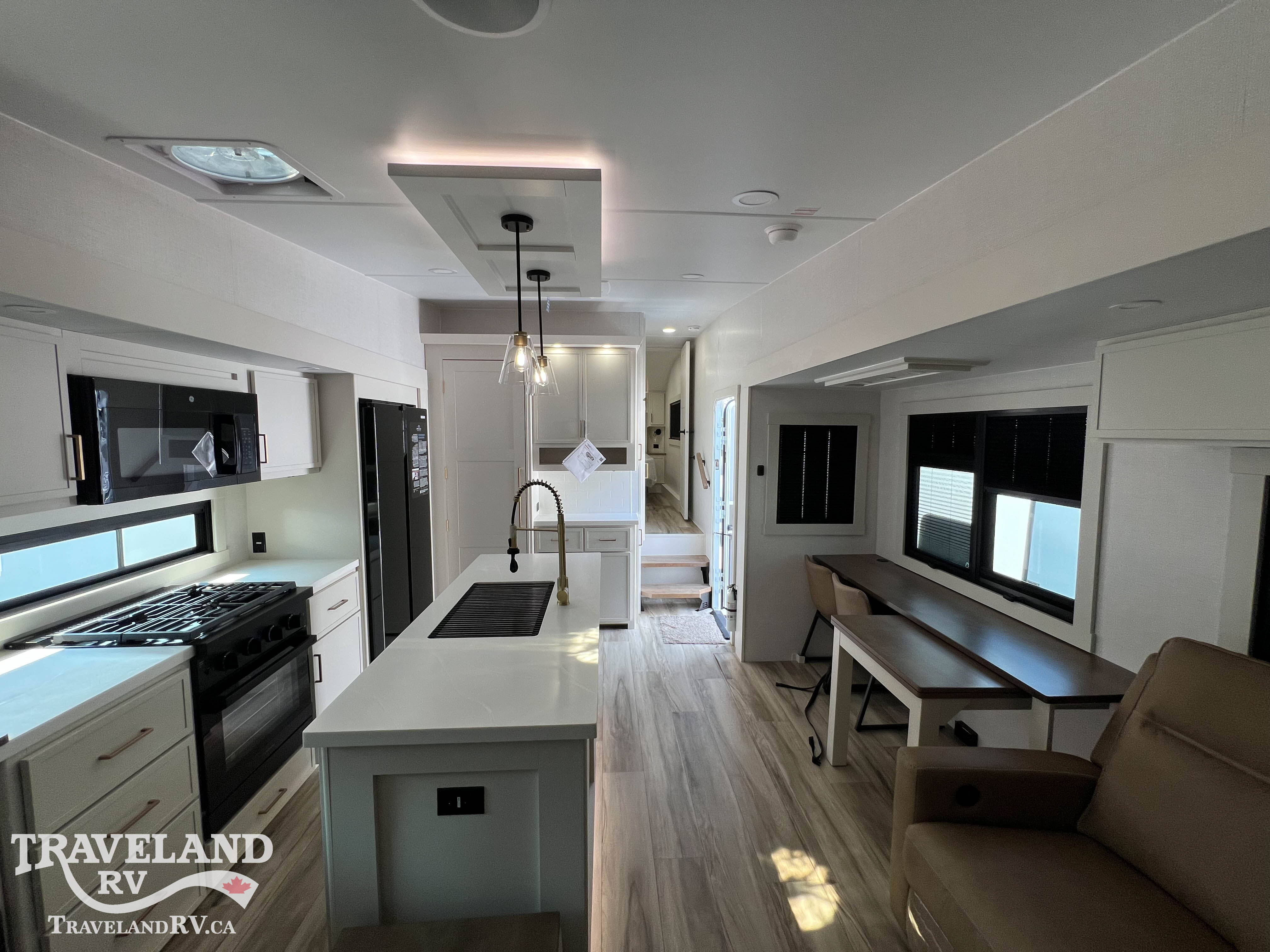 2027 Brinkley RV Model Z 2900 - Image 4