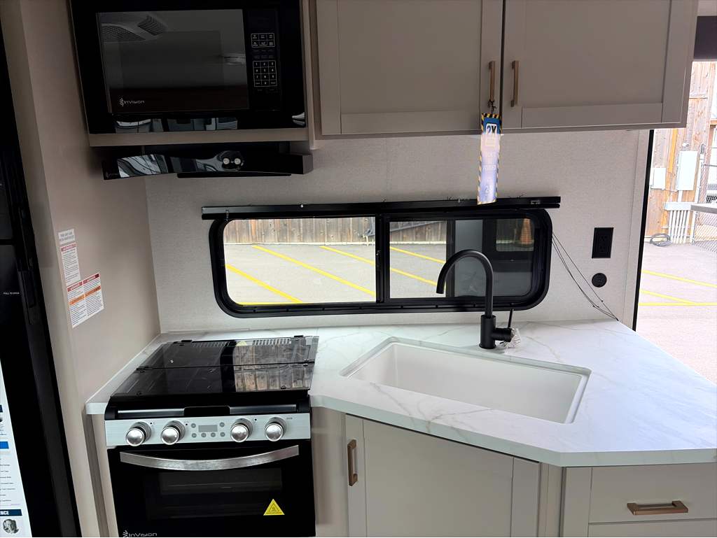 2027 JAYCO JAY FLIGHT 295TBS - Image 11