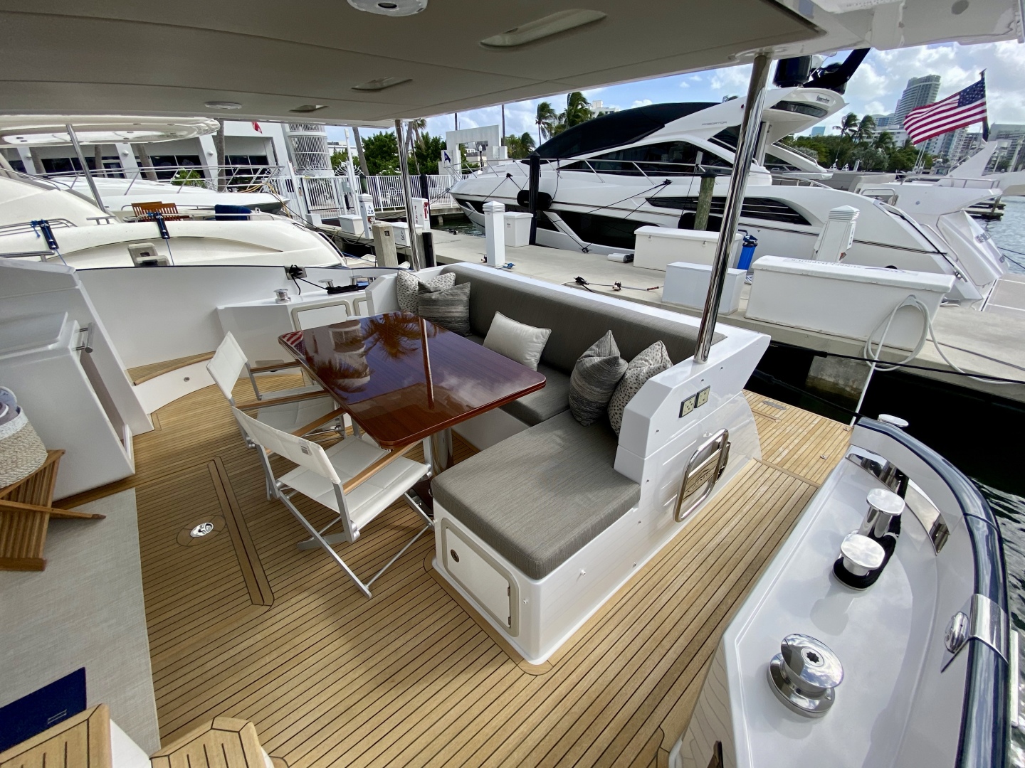 2018 Azimut Flybridge - Image 95