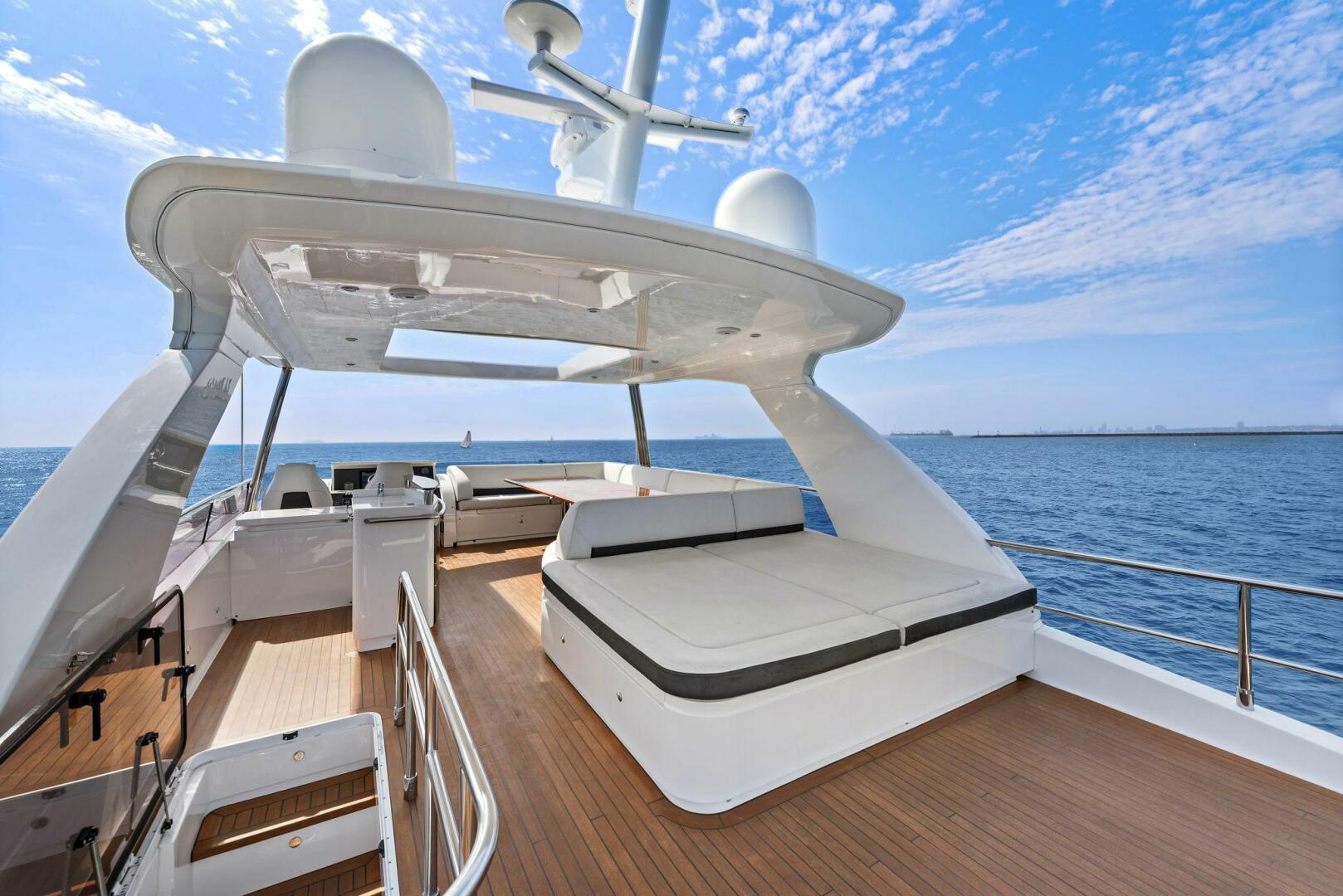 2015 Princess 72 Motoryacht - Image 13