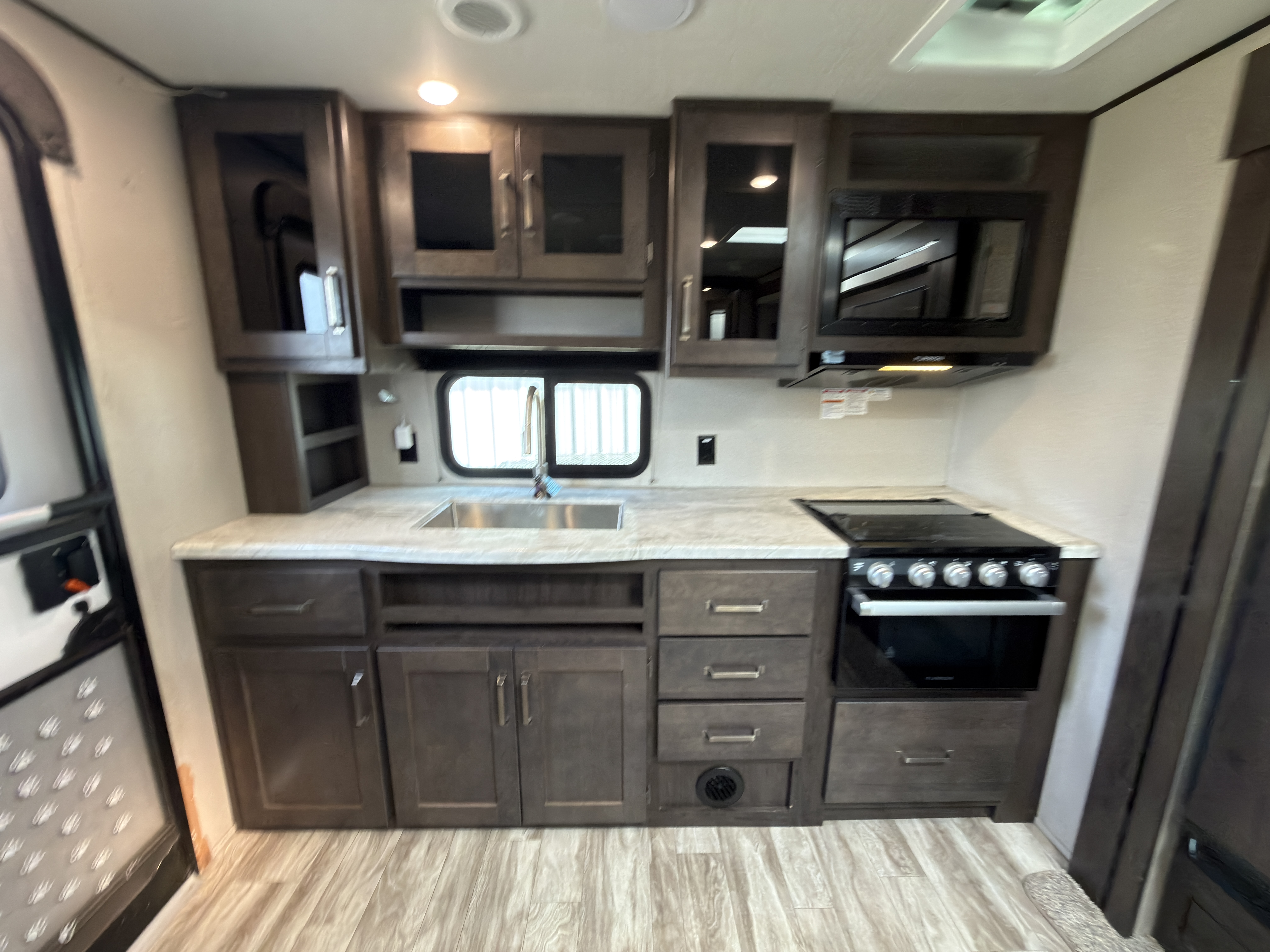 2021 Grand Design Transcend XPLOR 231RK - Image 11