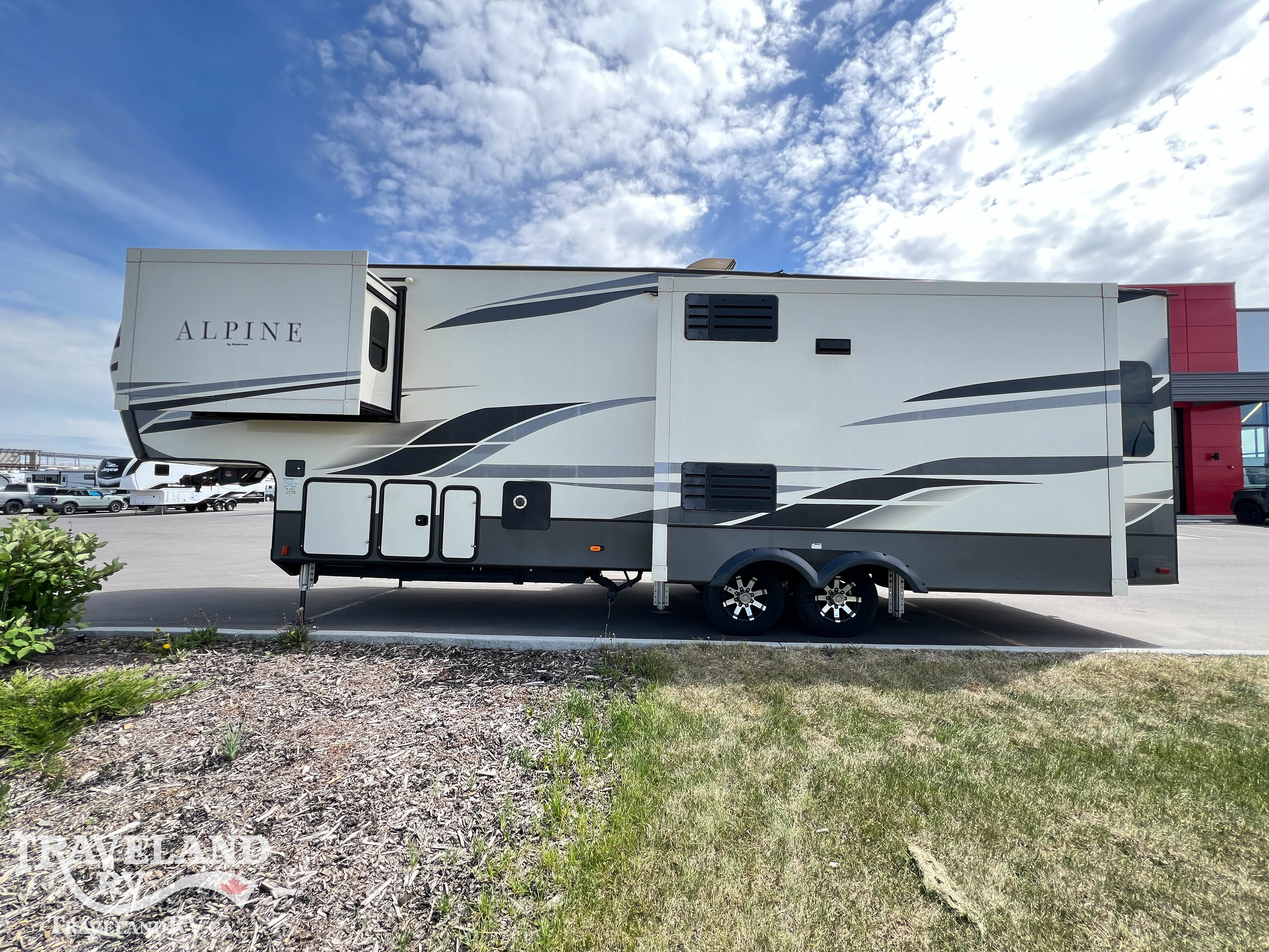 2020 Keystone Alpine 3121RS - Image 6