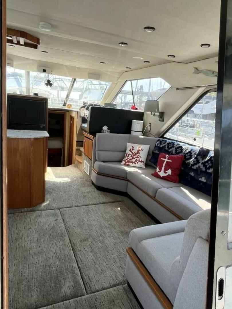 1996 Bayliner 3788 Command Bridge - Image 2