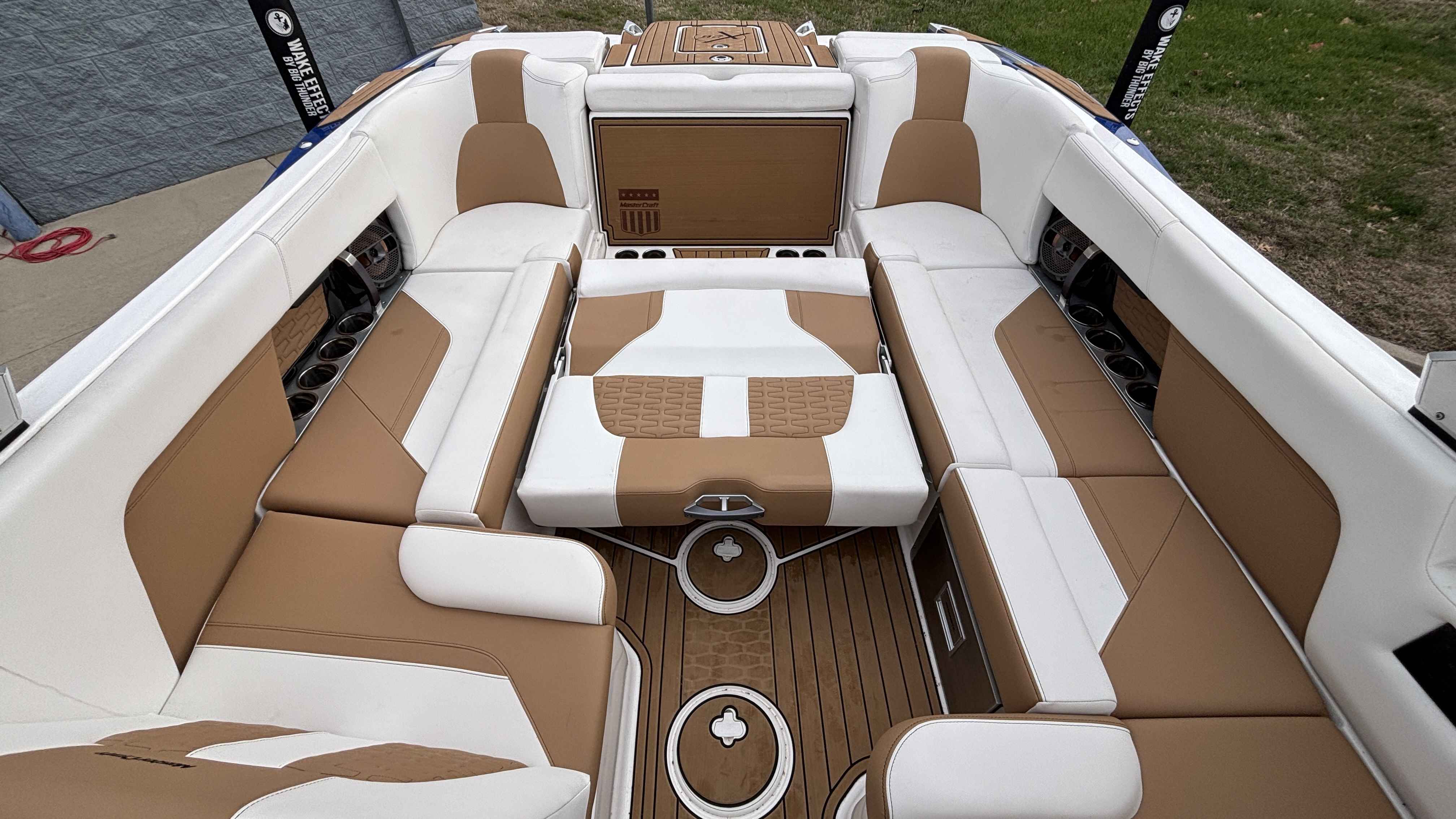 2022 MasterCraft X26 - Image 40