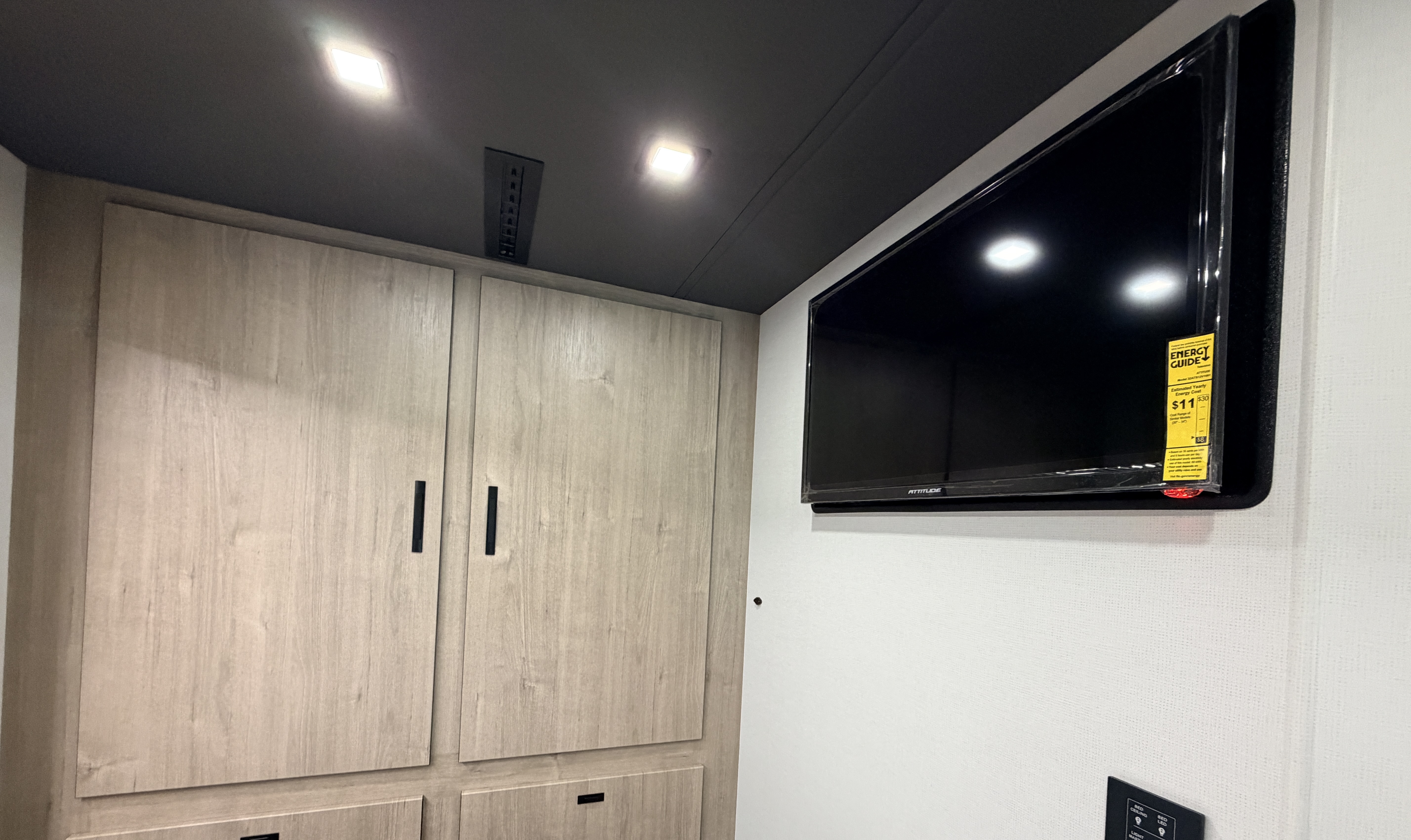 2027 Grand Design Lineage Series F 31ZW5 - Image 19