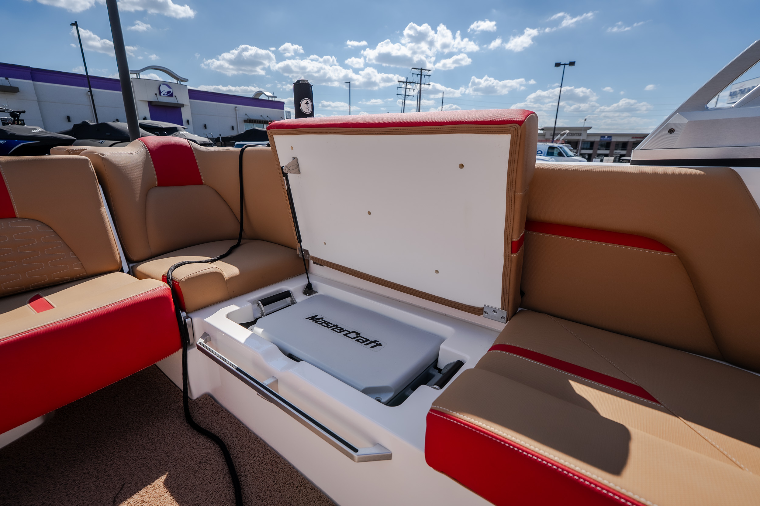 2020 MasterCraft X26 - Image 44