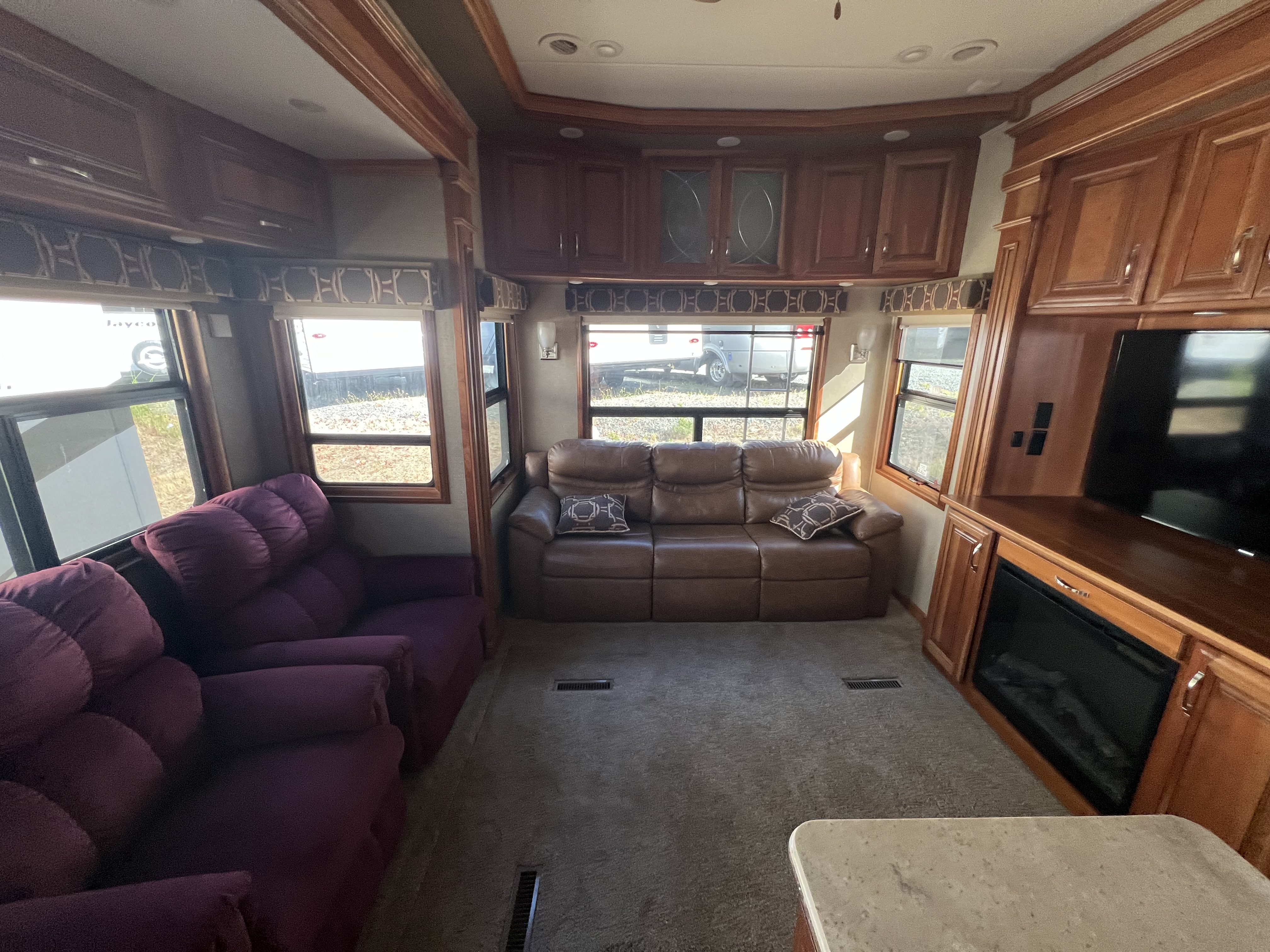 2017 DRV Mobile Suites 36RSSB3 - Image 14