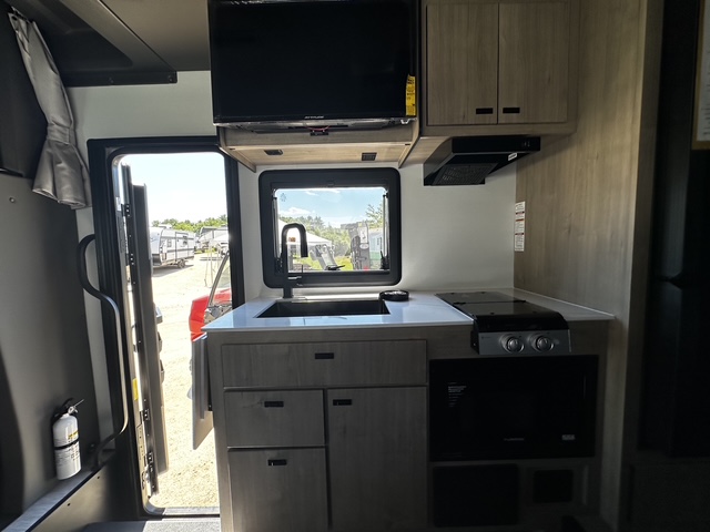 2027 Grand Design Lineage Series M 25TK - Image 13