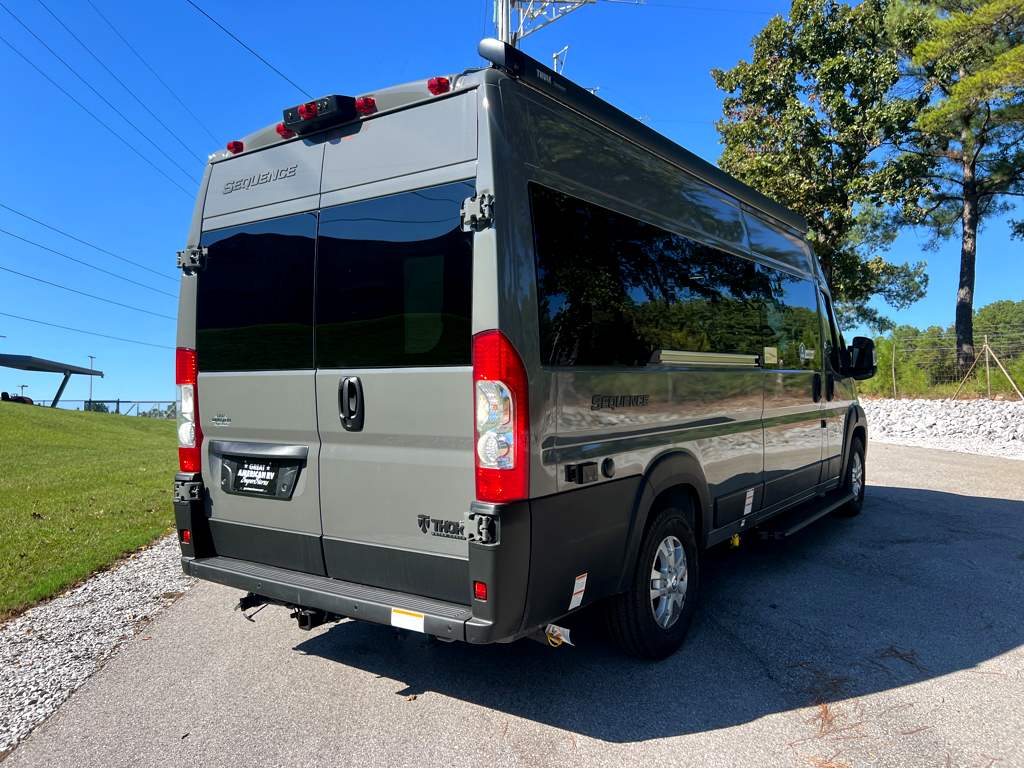 2027 THOR MOTOR COACH SEQUENCE 20L - Image 4