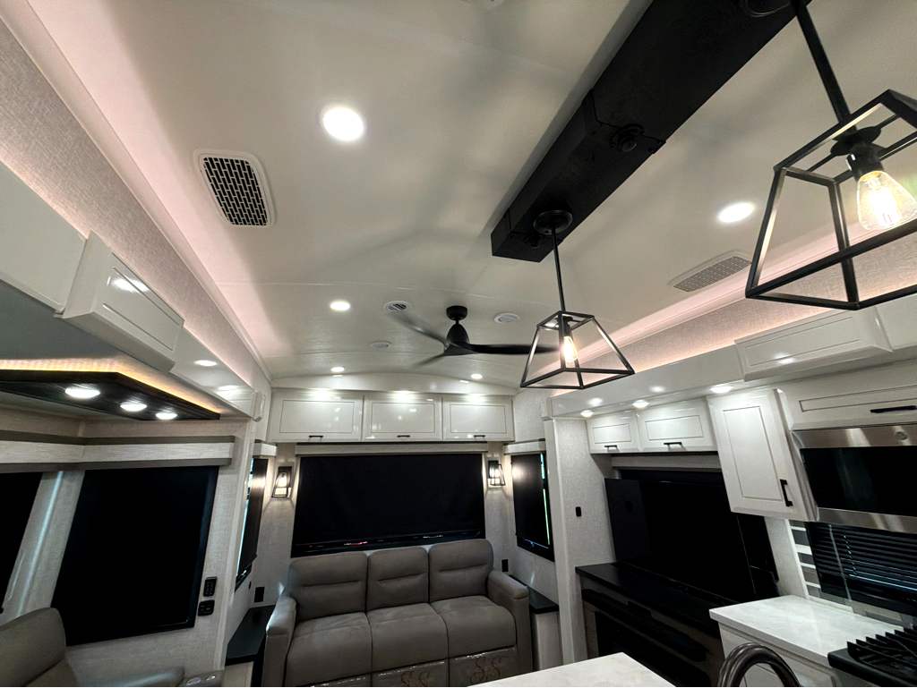 2025 JAYCO PINNACLE 32RLTS - Image 35