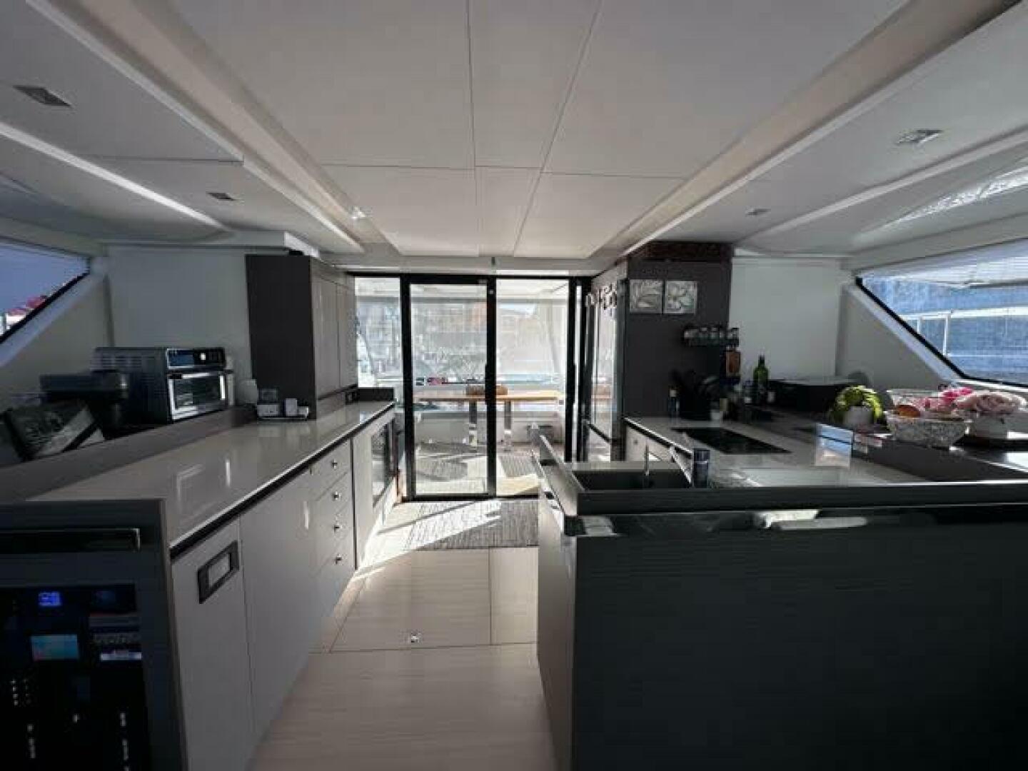 2023 Leopard 46 PC - Image 5