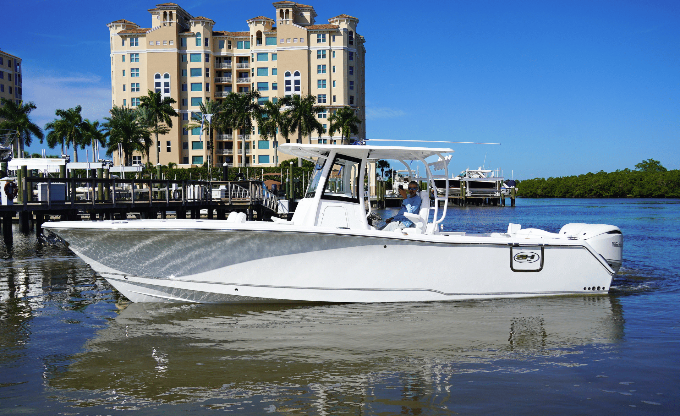 2027 SEA HUNT ULTRA 305SE - Image 3