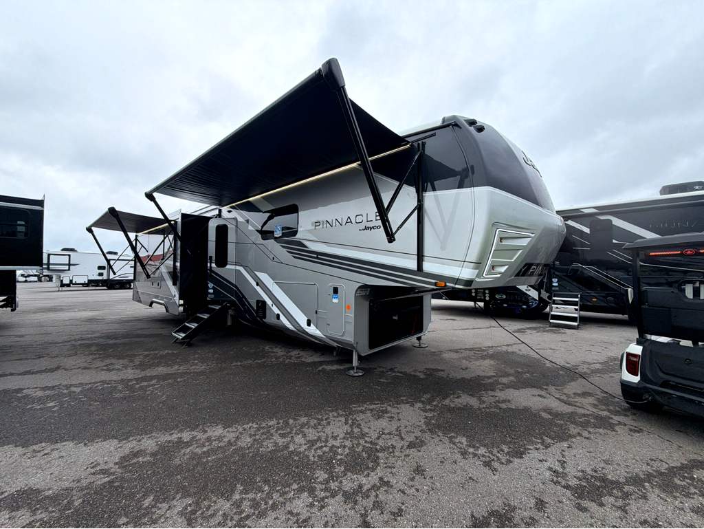 2027 JAYCO PINNACLE 39FBRL - Image 1
