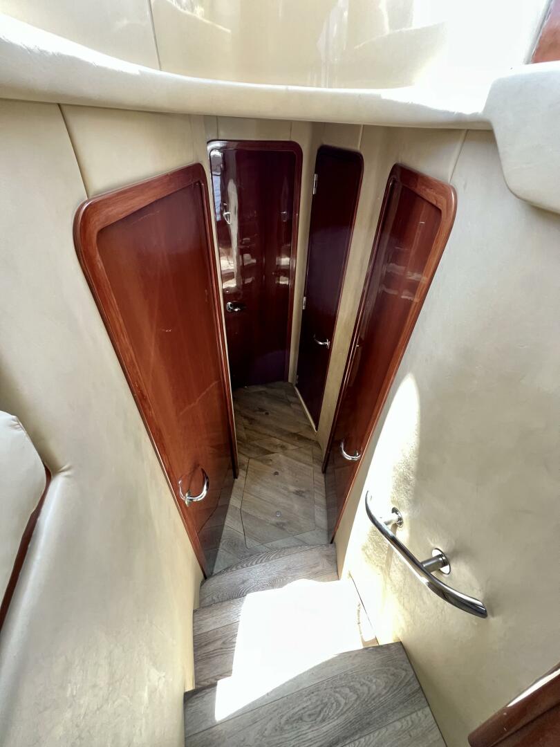 2002 Sea Ray 560 Sedan Cruiser - Image 32