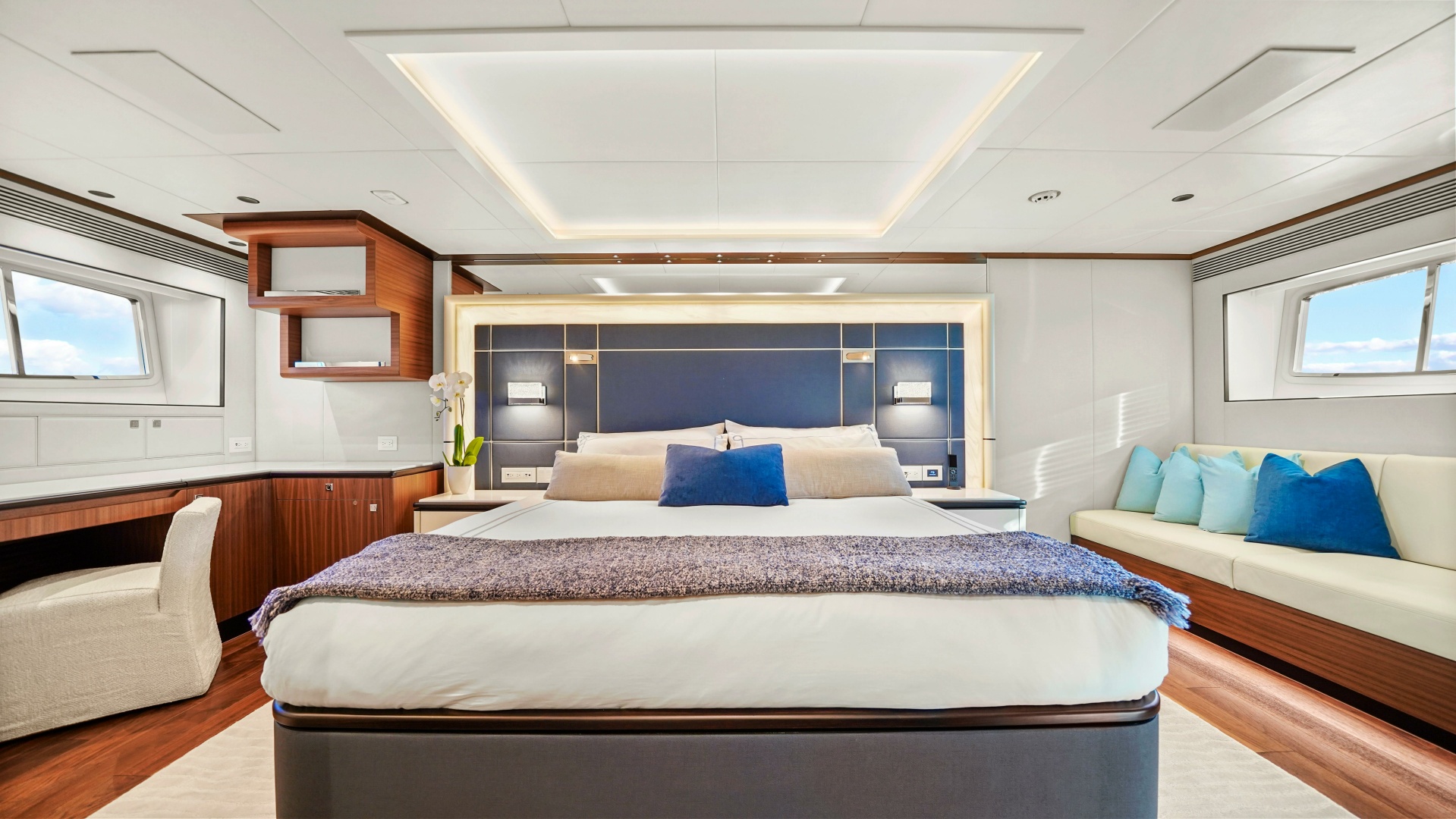2025 Horizon Raised Pilothouse - Image 29