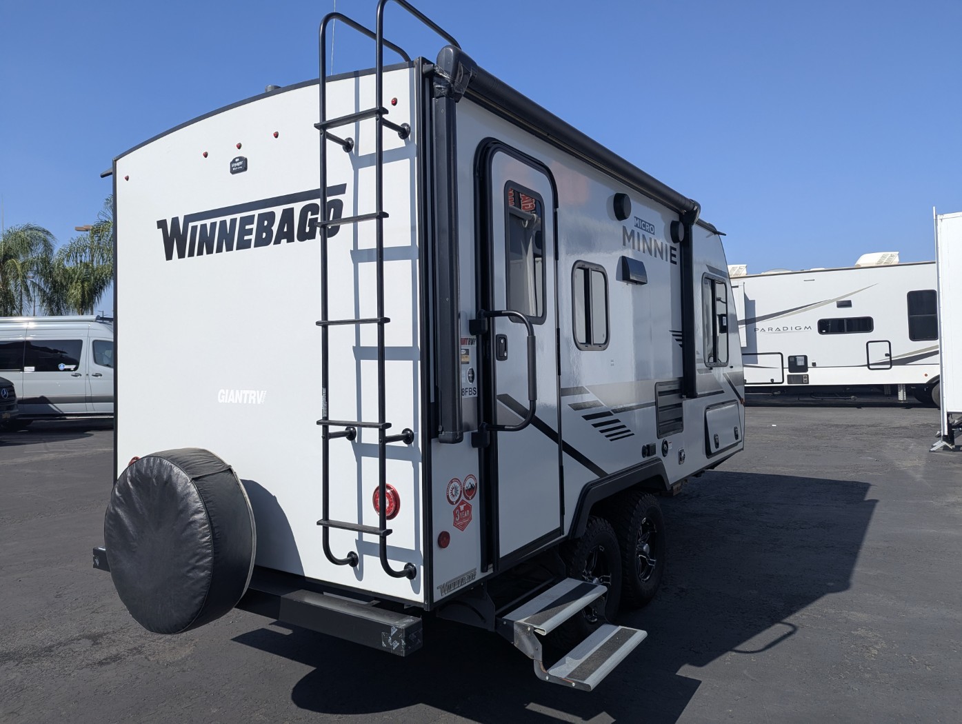 2021 Winnebago Micro Minnie 1808FBS - Image 10