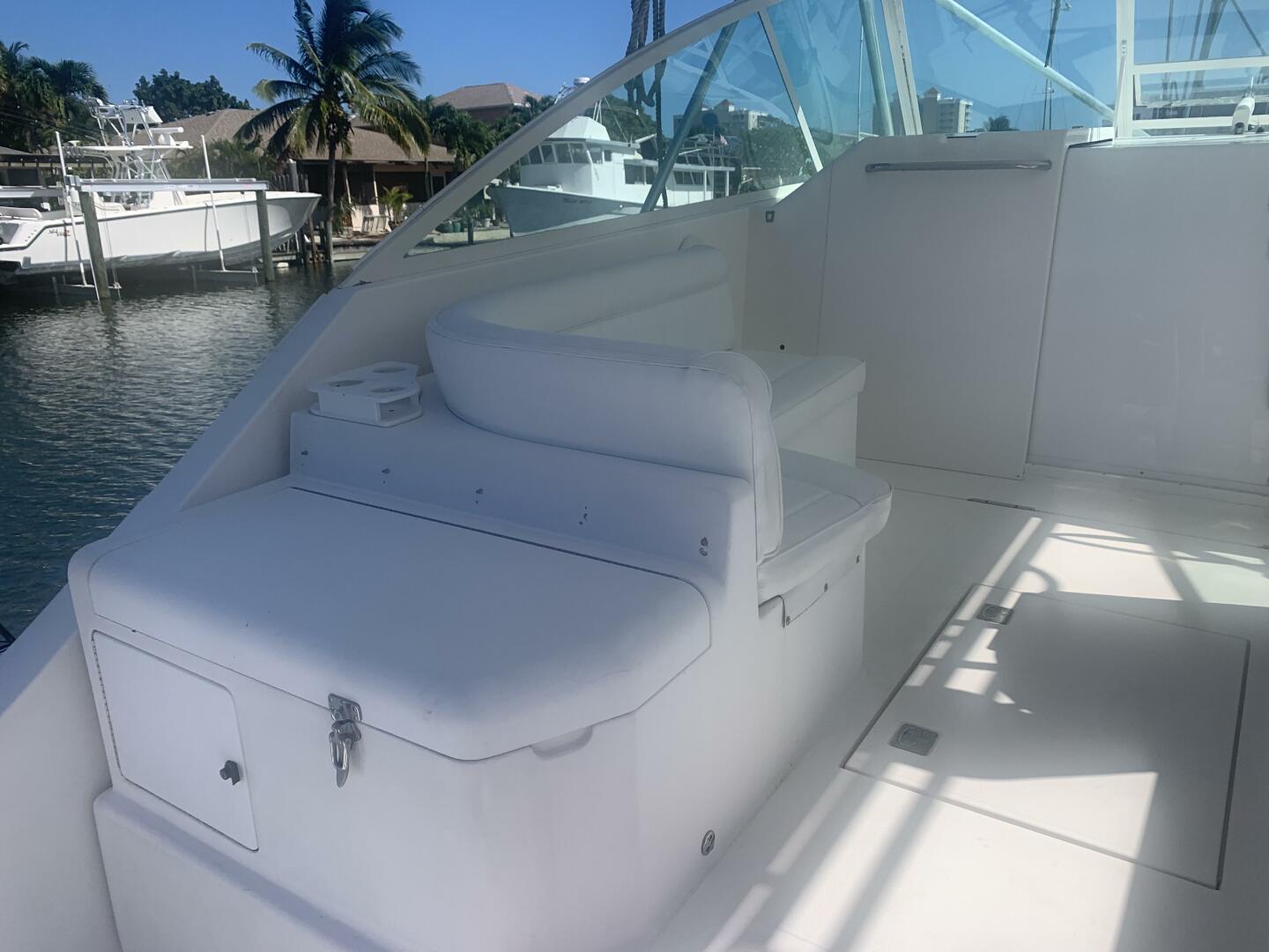 2002 Cabo 35 Express - Image 4