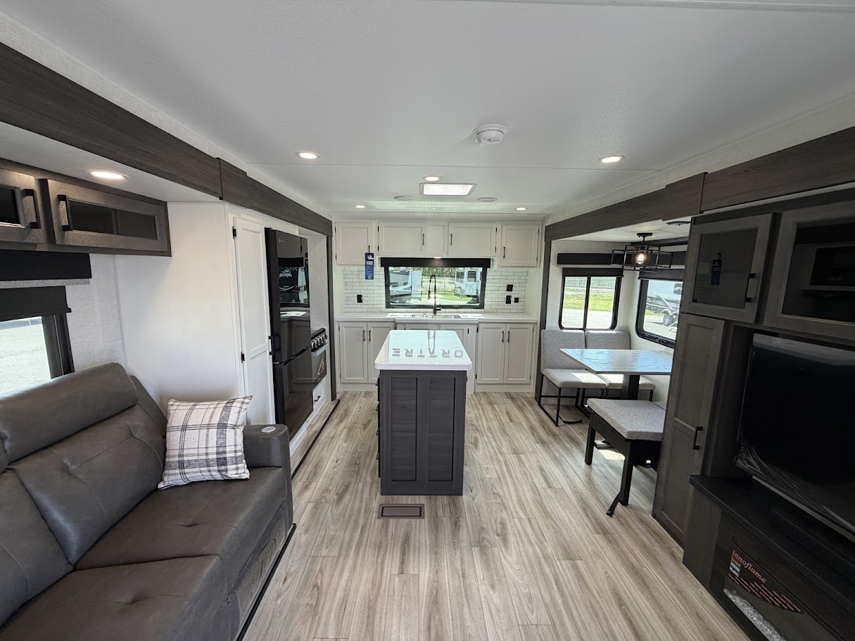2026 VENTURE RV SPORTTREK 333VFK - Image 16