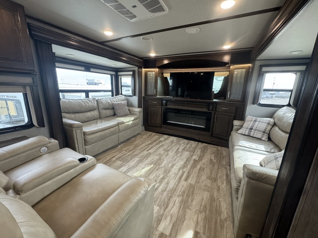 2020 Grand Design Solitude 380FL - Image 14