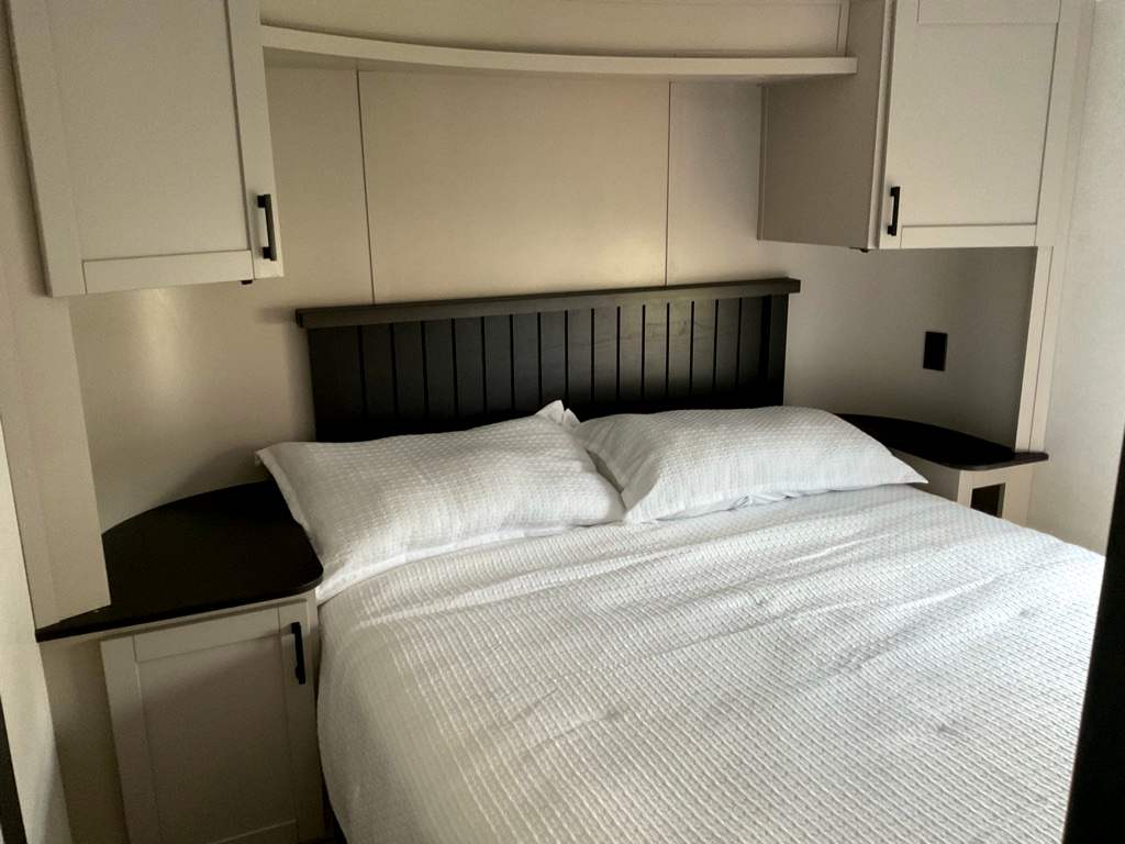 2027 JAYCO SEISMIC 413 - Image 30