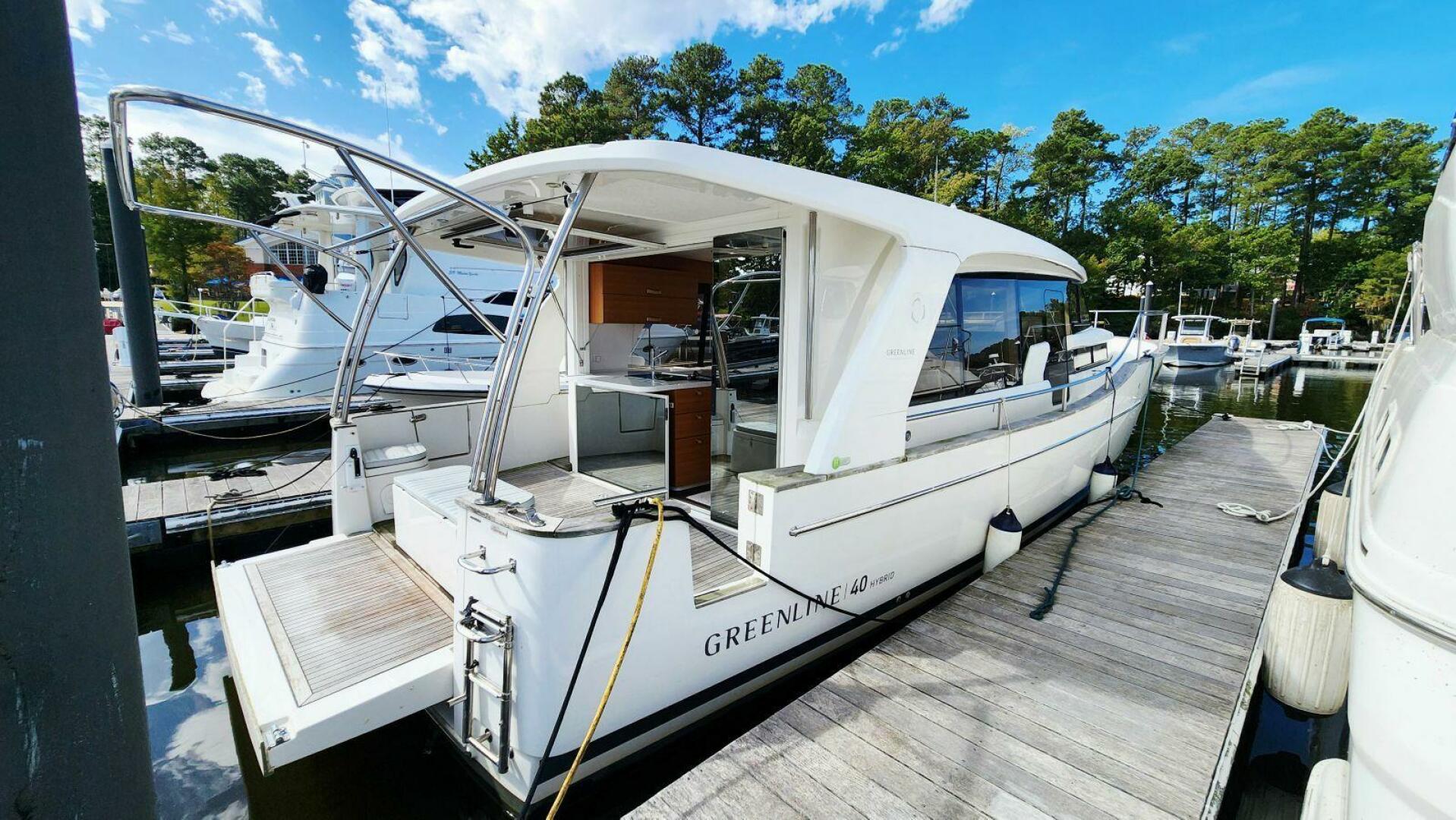 2022 Greenline 40 Hybrid - Image 7