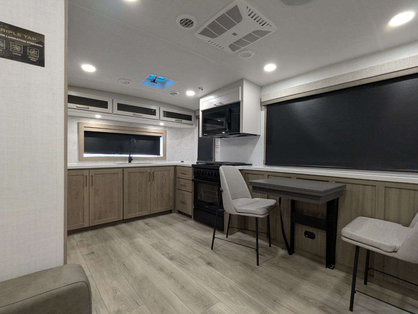 2027 Forest River Rockwood Signature 290SFK - Image 23