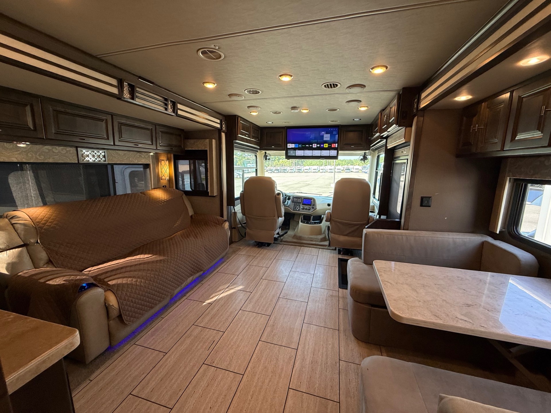2019 TIFFIN ALLEGRO 34PA - Image 10