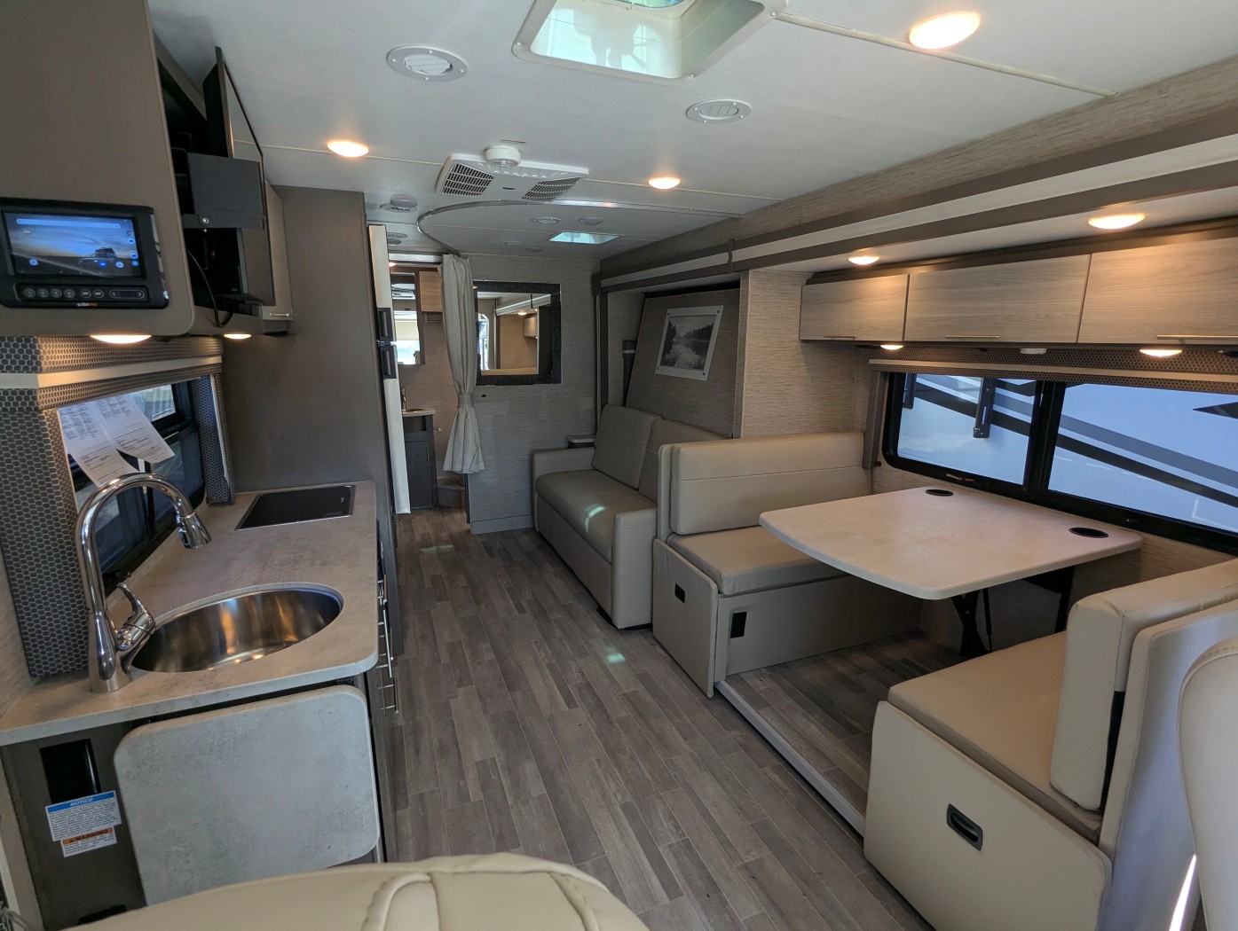 2023 Thor Motor Coach Axis 24.4 - Image 10