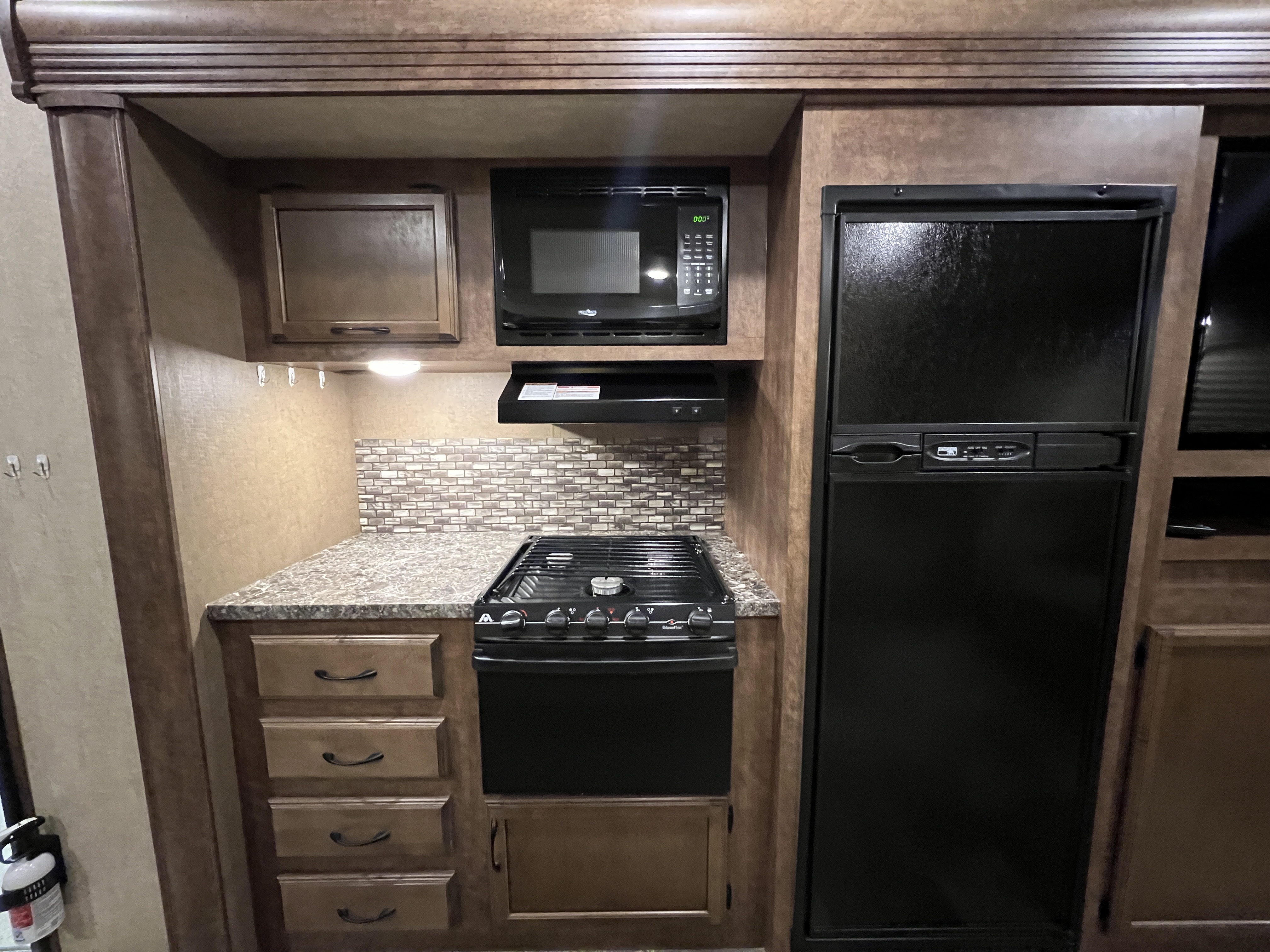 2017 Starcraft Solstice Super Lite 28TSI - Image 4