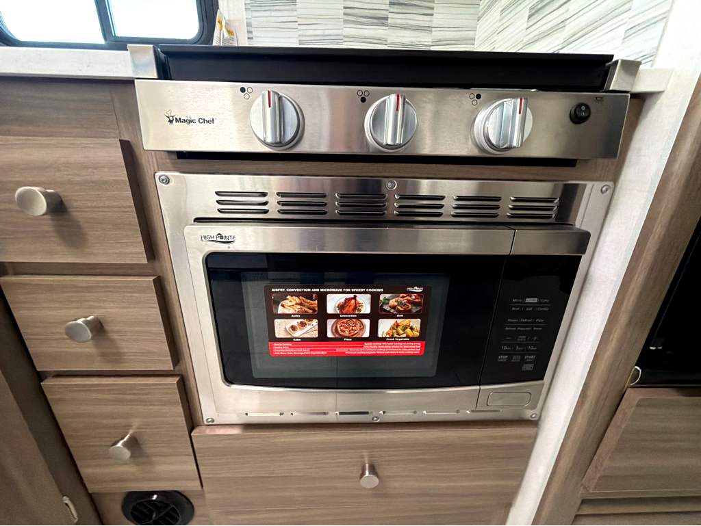 2027 Coachmen Freelander 30RS - Image 8