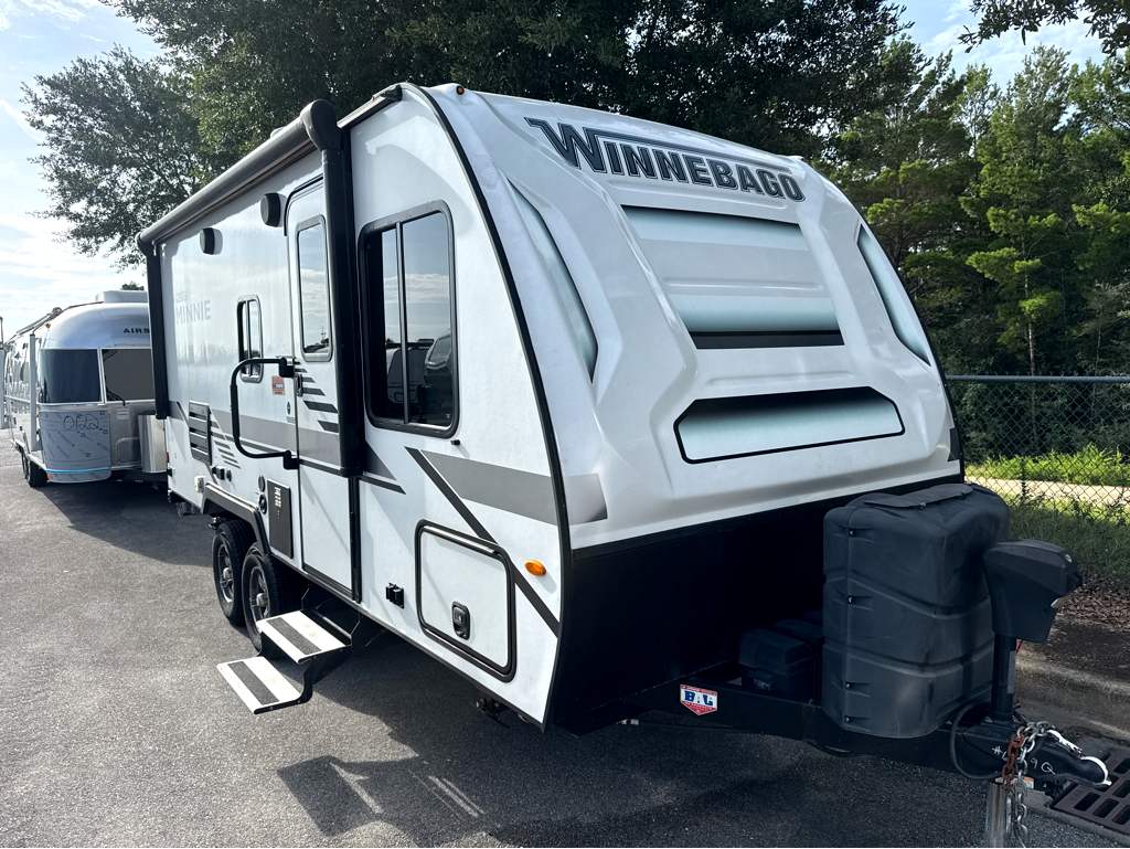 2022 WINNEBAGO MICRO MINNIE 1800BH - Image 1