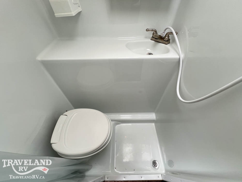 2012 NORTHWOOD ARCTIC FOX 811 - Image 26