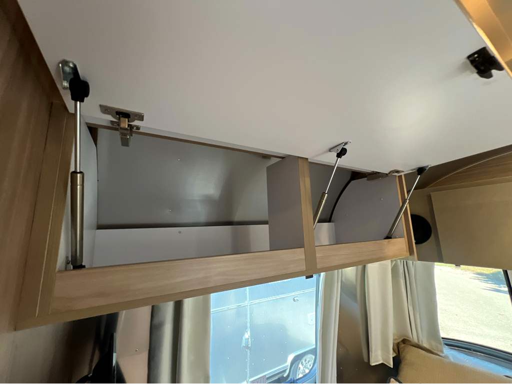 2027 AIRSTREAM FLYING CLOUD 25FBT - Image 19
