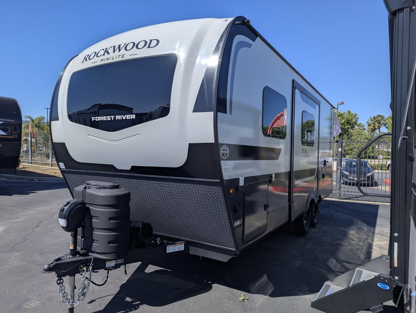 2026 Forest River Rockwood Mini Lite 2205S - Image 3