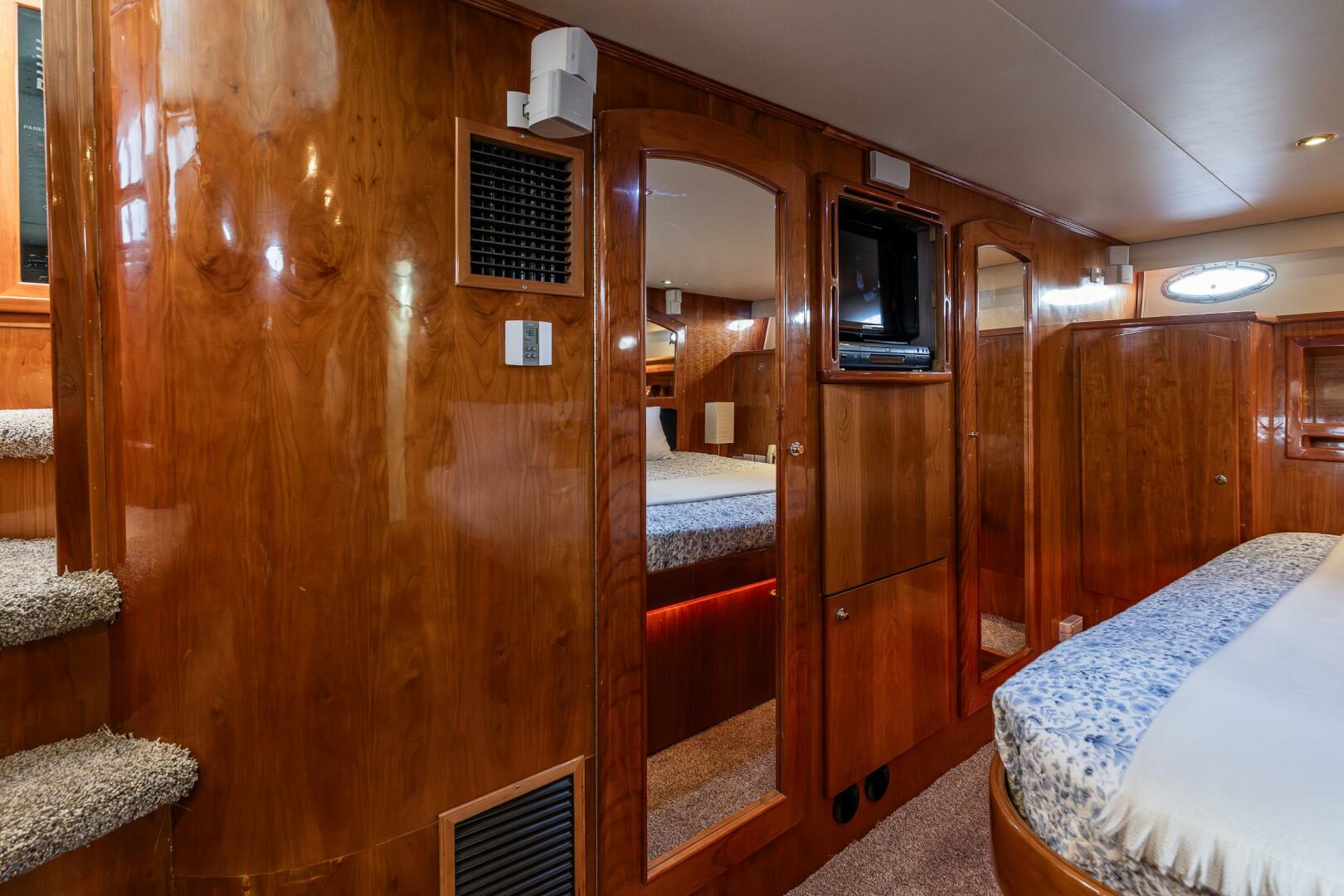 2001 Navigator 61 Pilothouse - Image 26