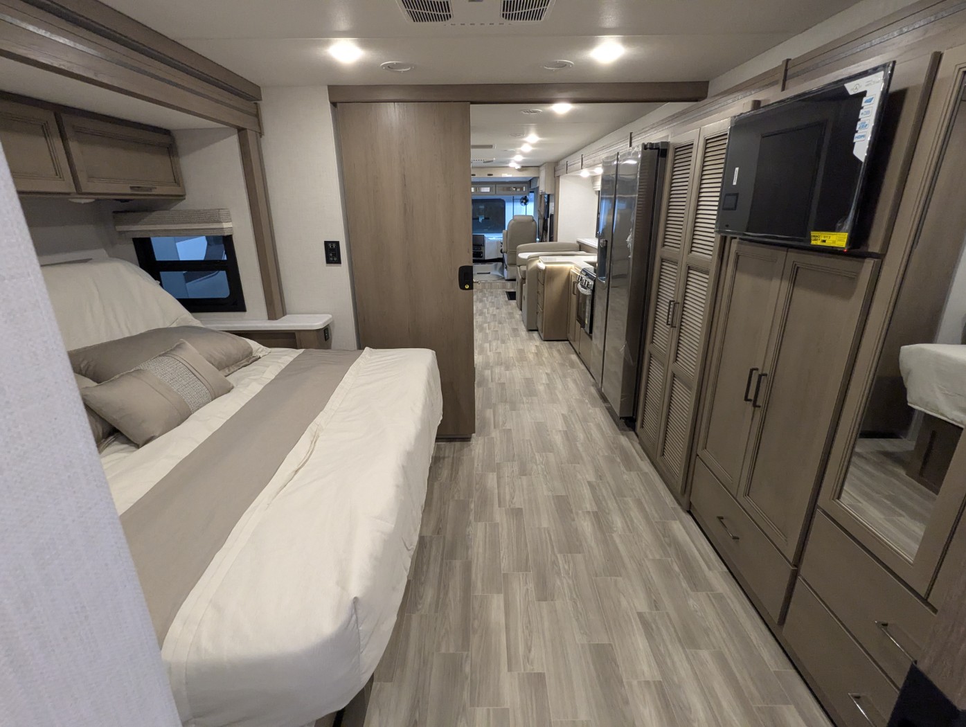 2027 Thor Motor Coach Windsport 36H - Image 41