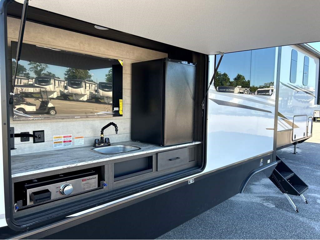 2026 VENTURE RV SPORTTREK 363VFR - Image 11