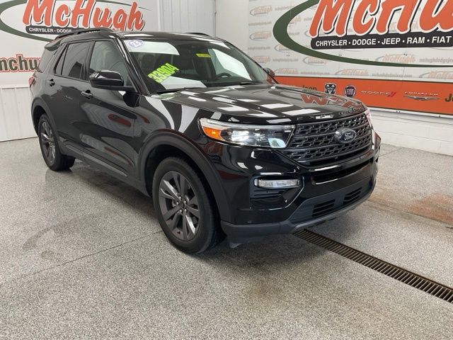 2023 Ford Explorer Utility 4D XLT 4WD - Image 3