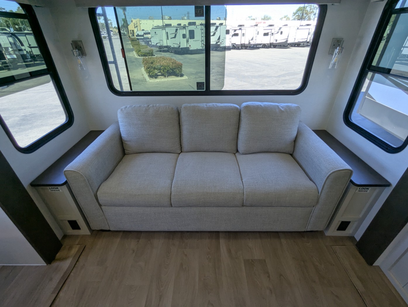 2027 Alliance RV Avenue 32RLS - Image 24