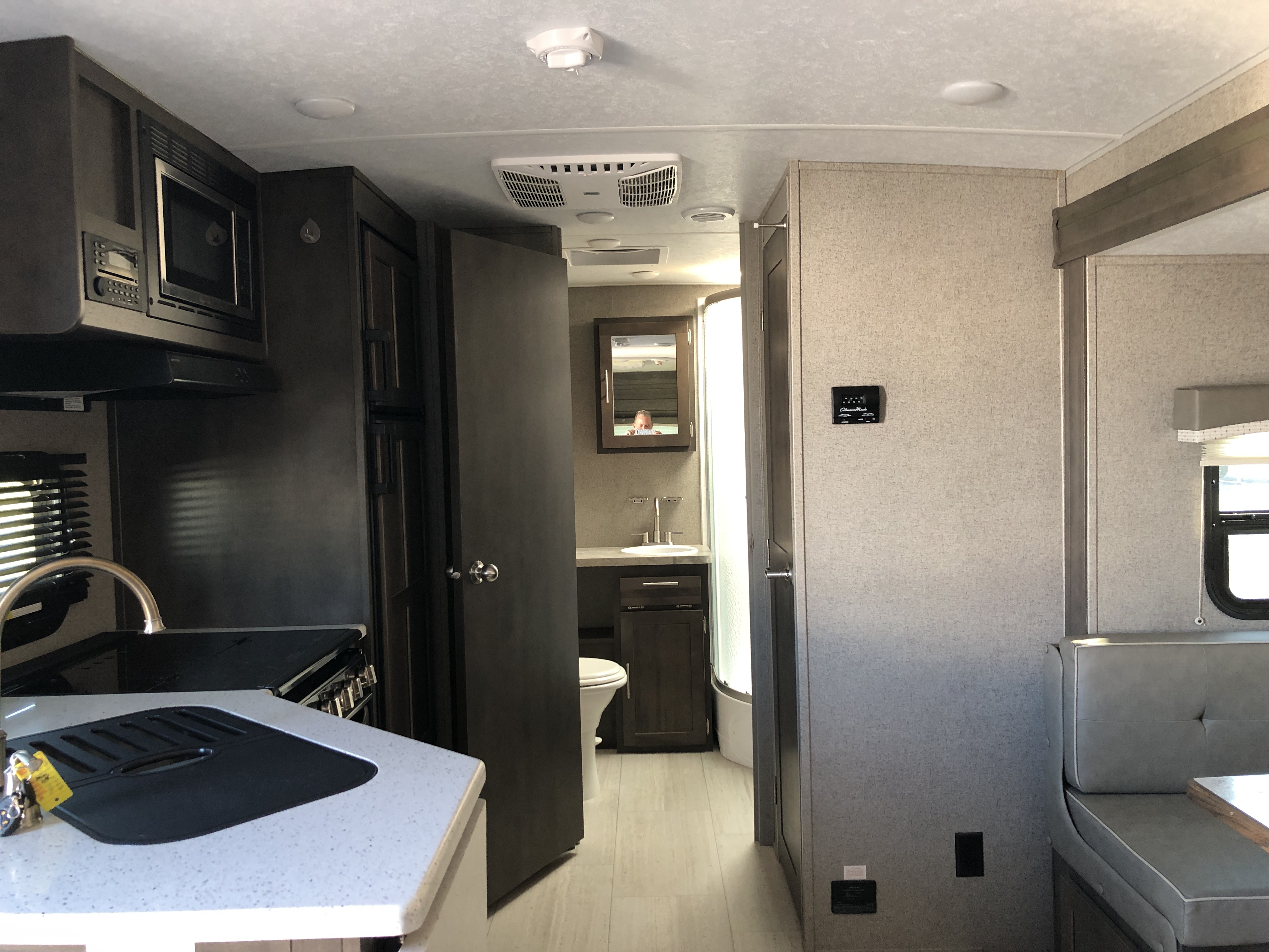 2020 Forest River Rockwood Mini Lite 2507S - Image 8