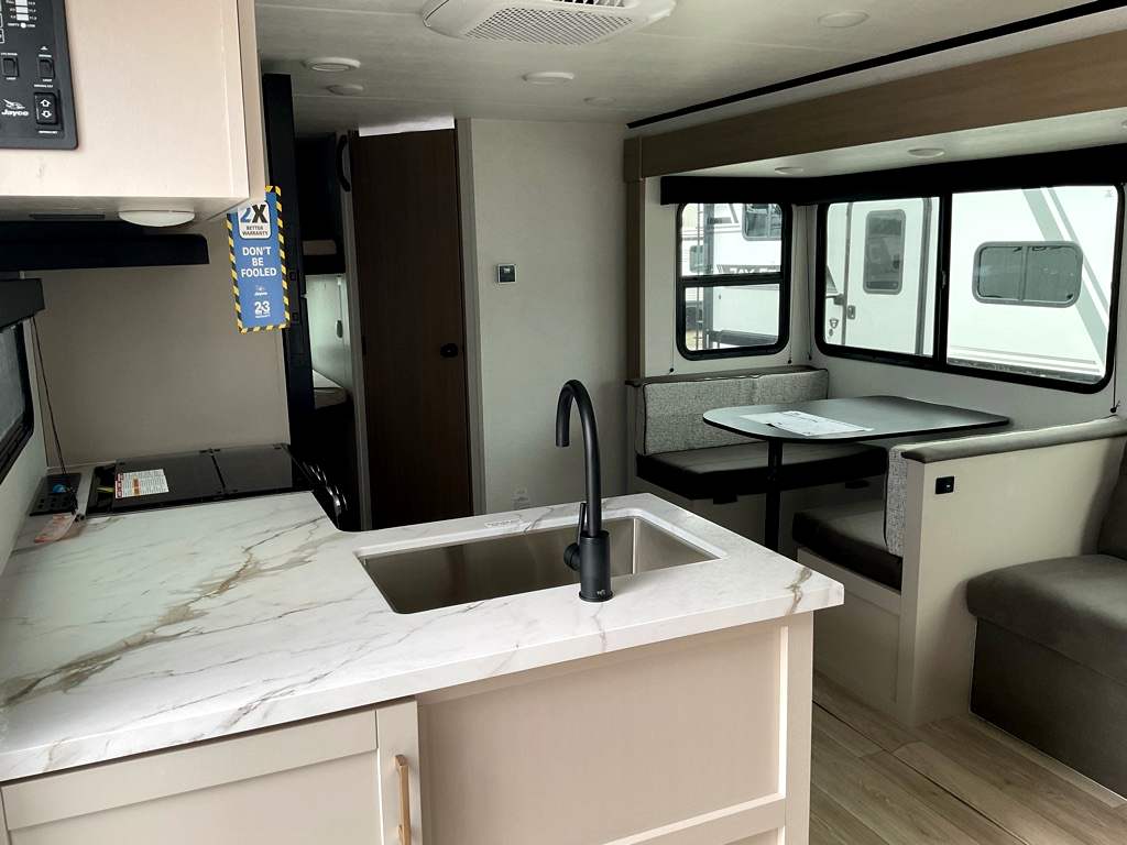 2027 JAYCO Jay Feather 26BHSL - Image 6
