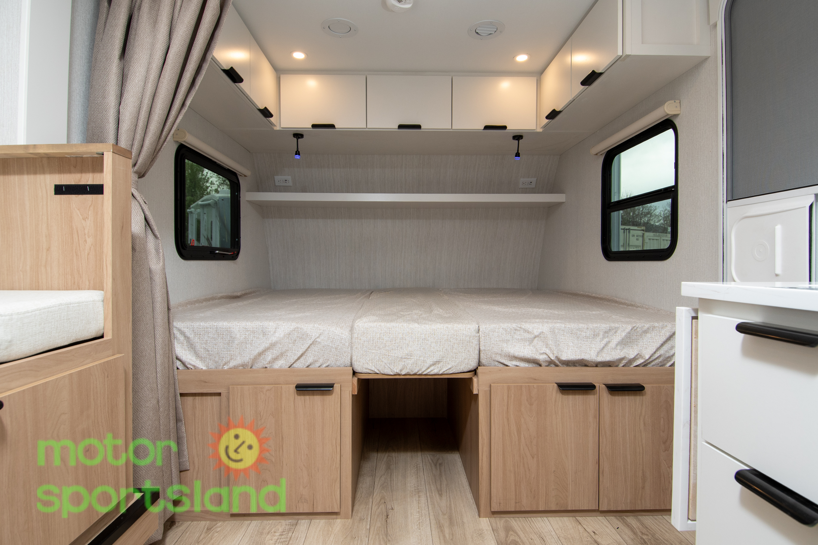 2026 Winnebago Micro Minnie 2108TB - Image 41