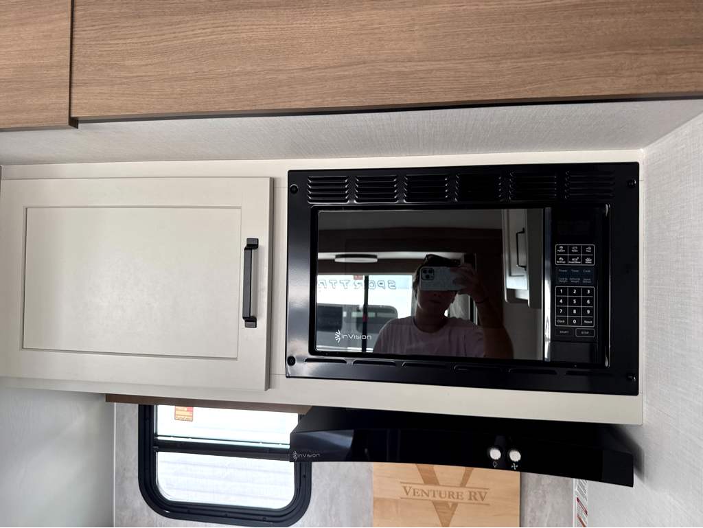 2027 VENTURE RV SPORTTREK 333VIK - Image 23