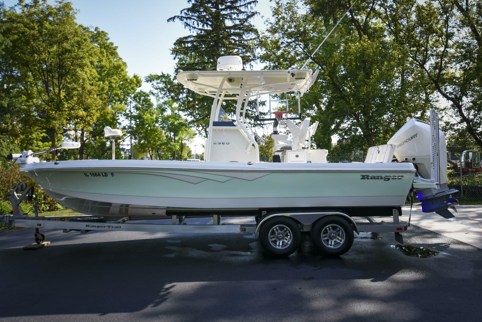 2022 Ranger 2360 Bay - Image 10