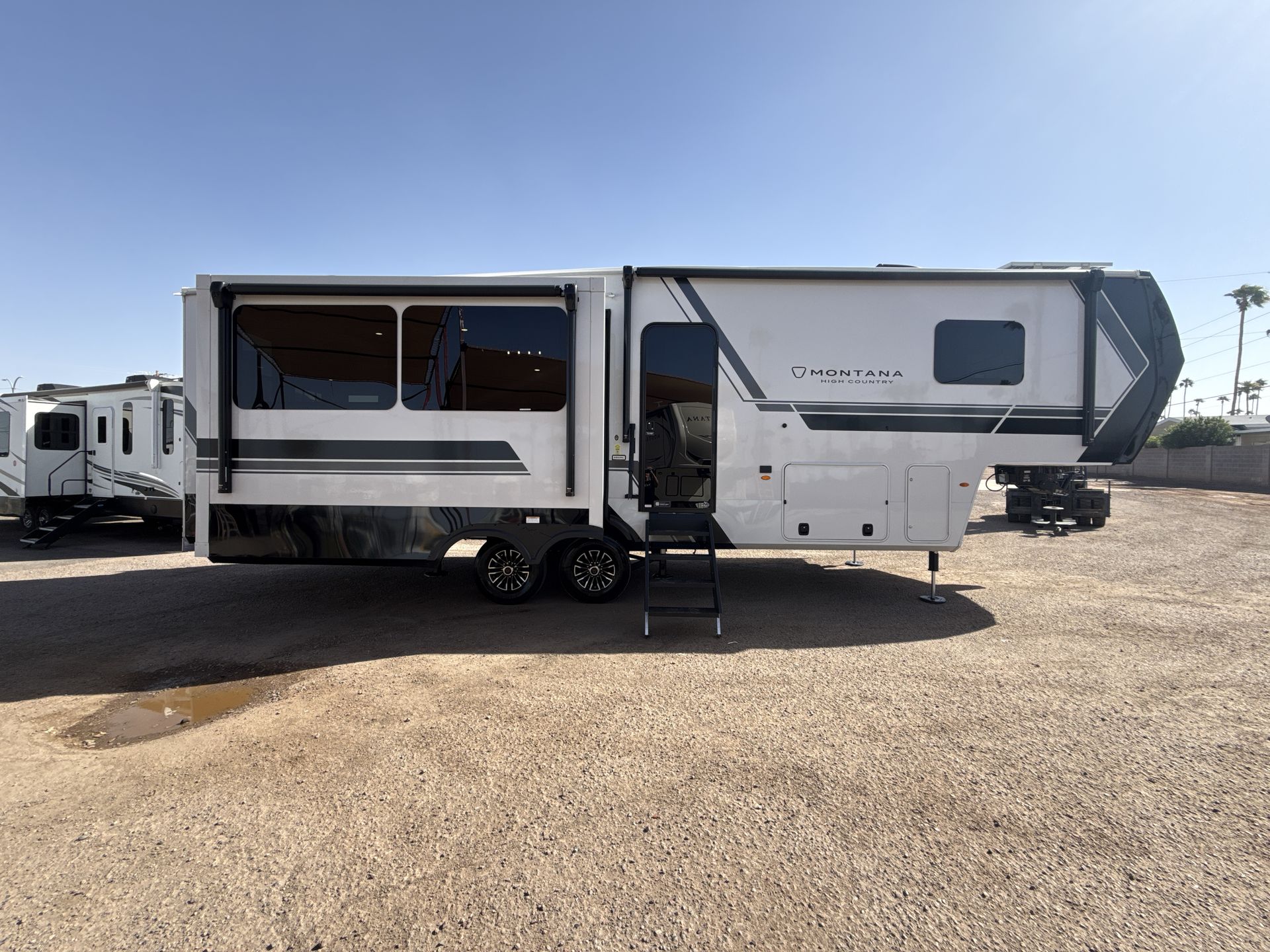 2027 Keystone Montana High Country 290RL - Image 8
