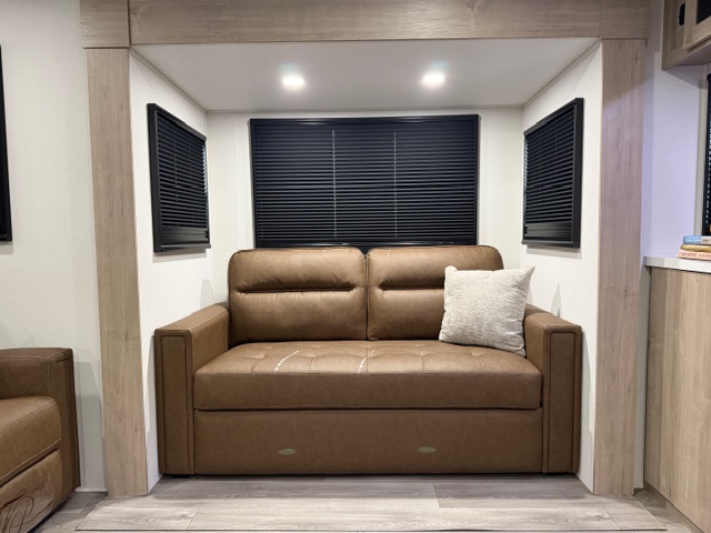 2026 Grand Design Imagine 3100RD - Image 16