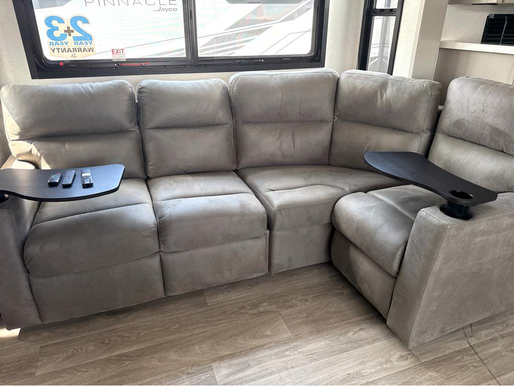 2027 JAYCO NORTH POINT 391TBBH - Image 6