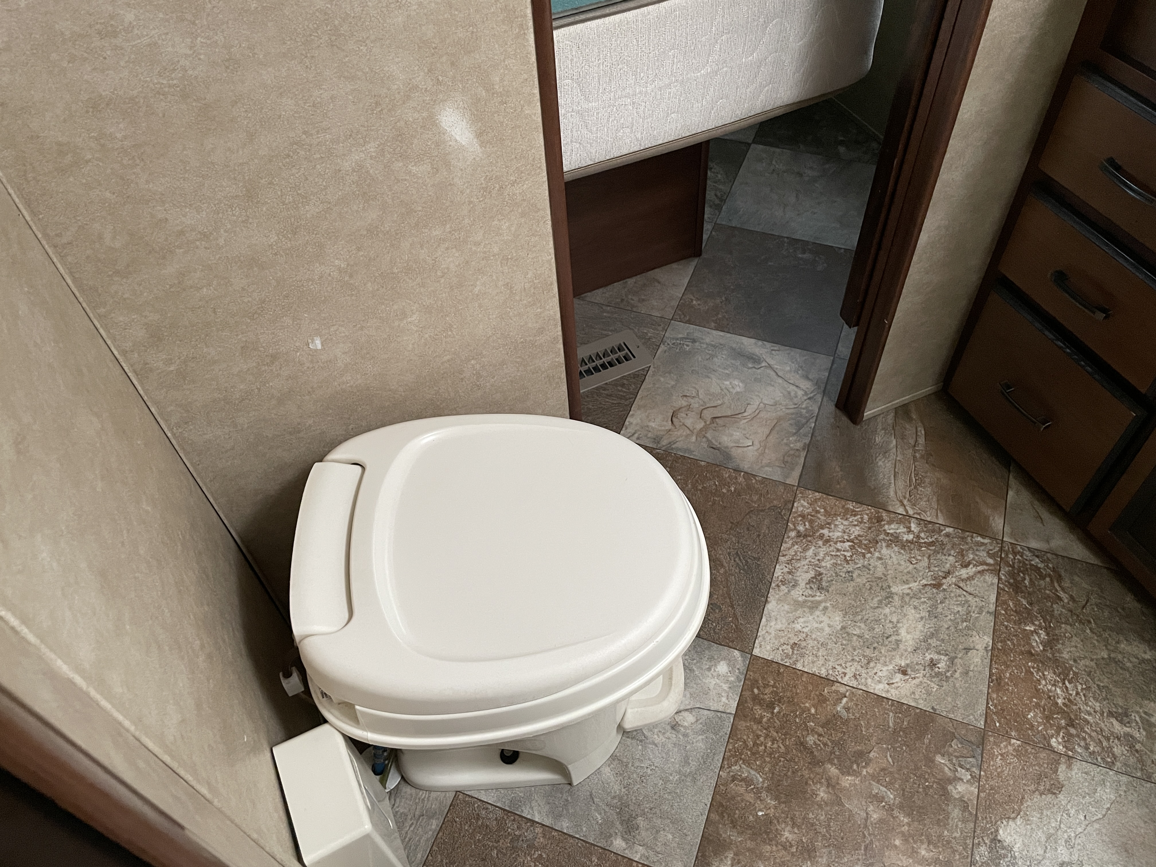 2014 CrossRoads Zinger ZT33BH - Image 15