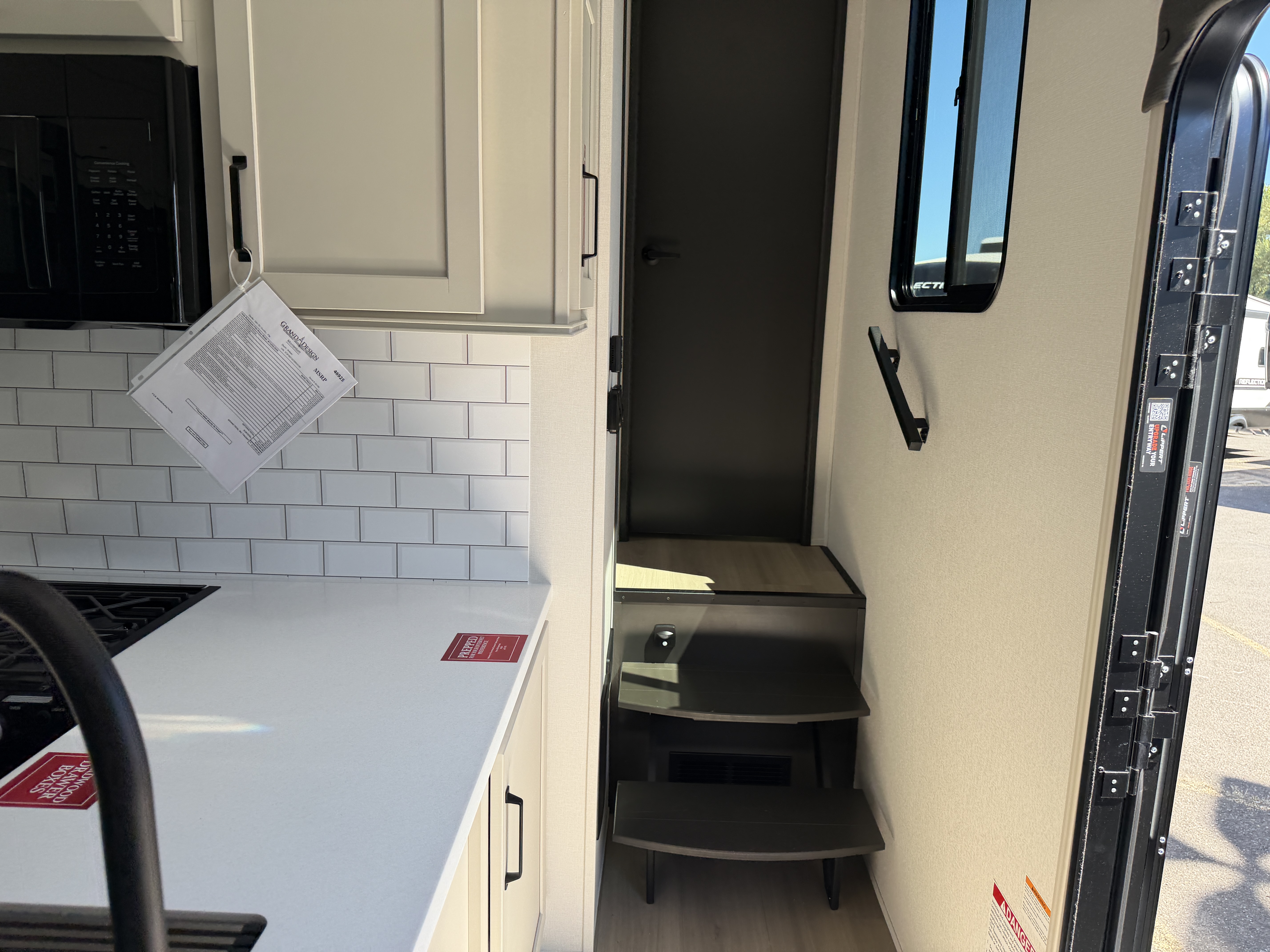 2026 Grand Design Momentum G-Class 325G - Image 14